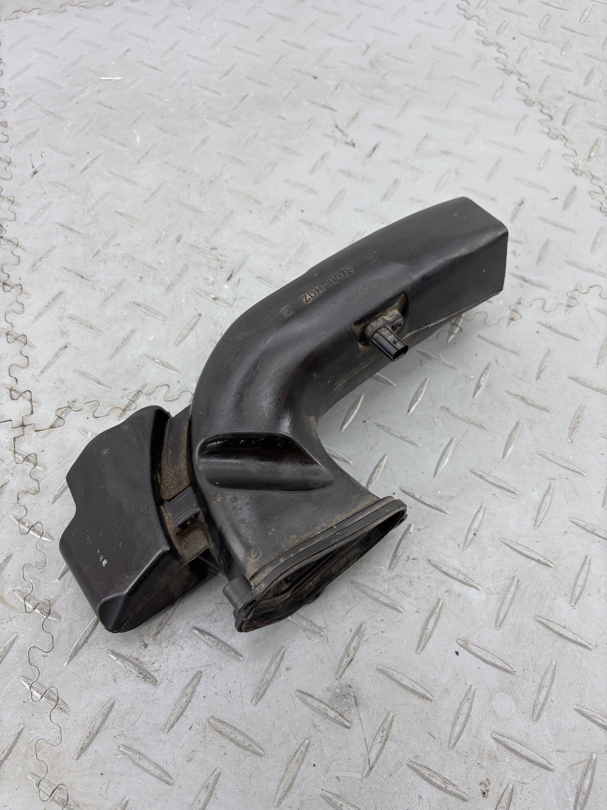 DUCATI DIAVEL 1200 2013 LEFT AIR INTAKE DUCT 44212281B - Image 6
