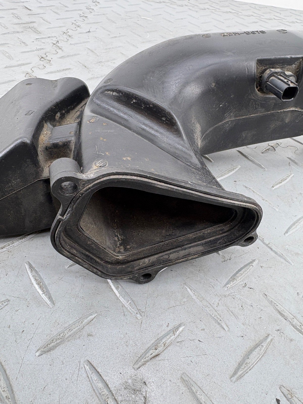 DUCATI DIAVEL 1200 2013 LEFT AIR INTAKE DUCT 44212281B - Image 7