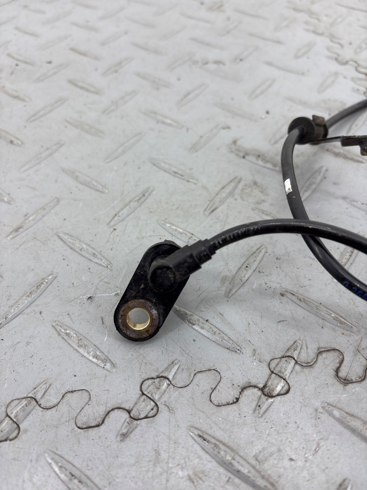 KAWASAKI KLZ VERSYS 1000 2015 FRONT ABS SPEED SENSOR 211760801 - Image 2