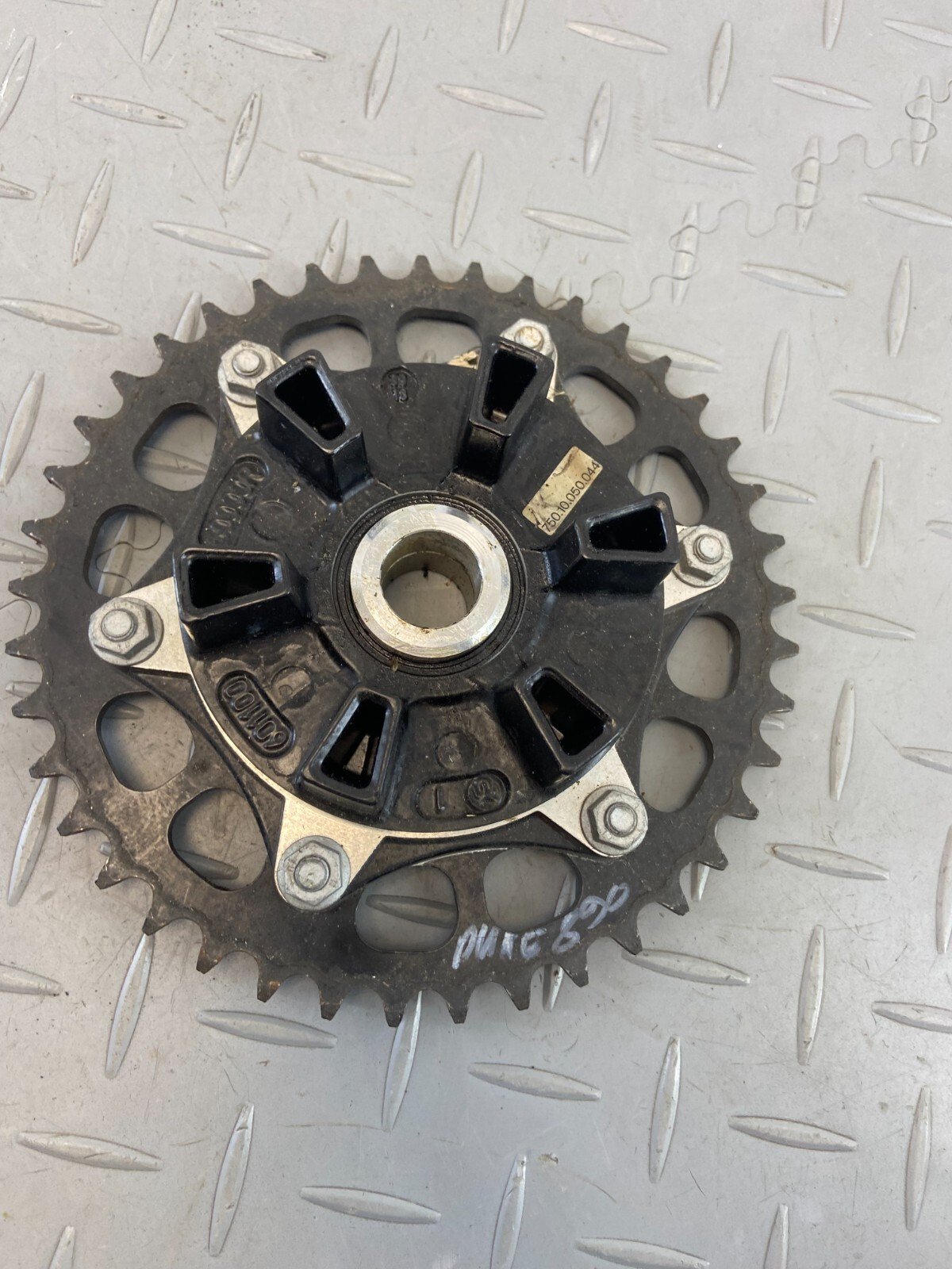 KTM DUKE 890 2020 REAR SPROCKET & SUPPORT - Image 4