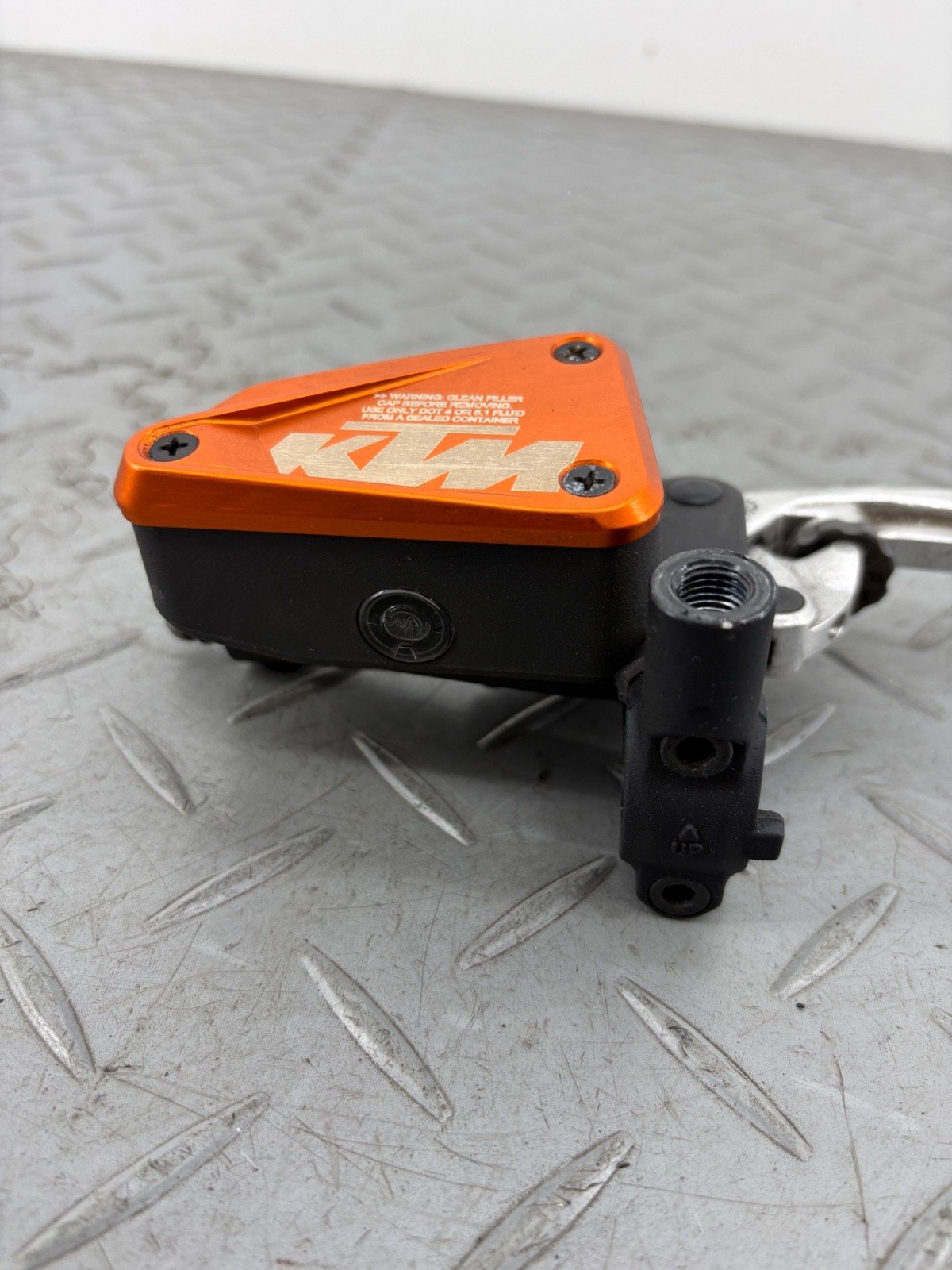 KTM ADVENTURE 890 2021 FRONT BRAKE MASTER CYLINDER - Image 2