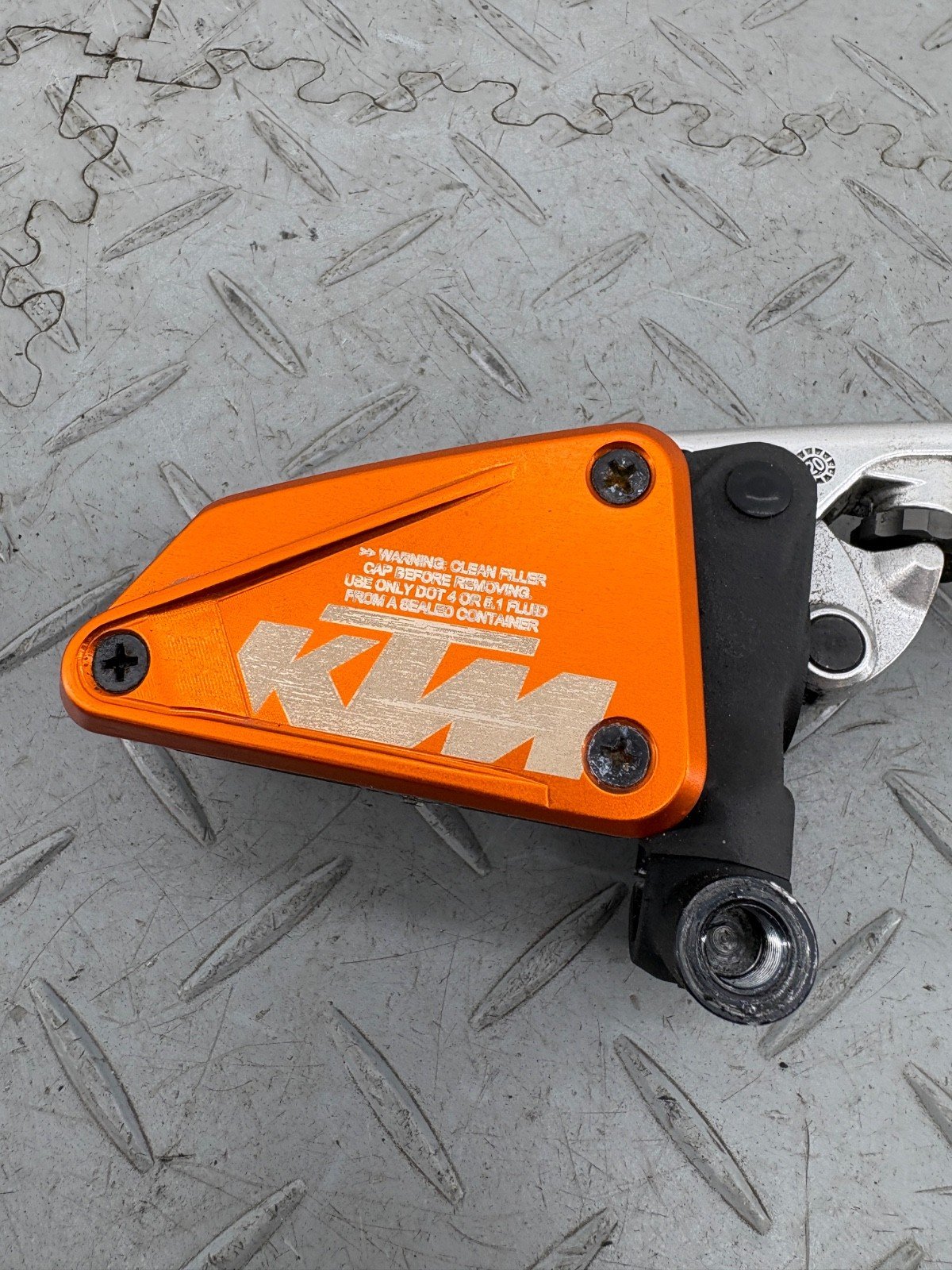 KTM ADVENTURE 890 2021 FRONT BRAKE MASTER CYLINDER - Image 3