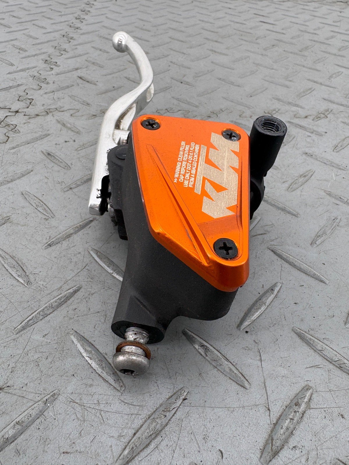 KTM ADVENTURE 890 2021 FRONT BRAKE MASTER CYLINDER - Image 4