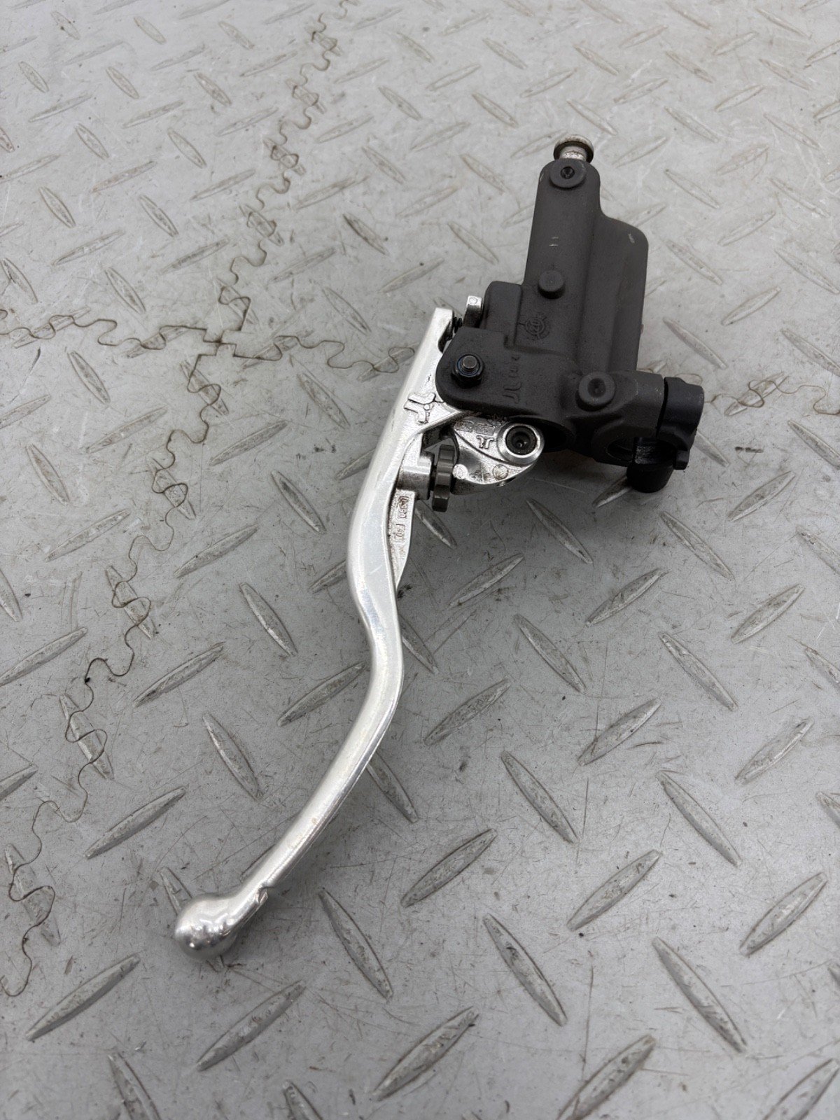 KTM ADVENTURE 890 2021 FRONT BRAKE MASTER CYLINDER - Image 10