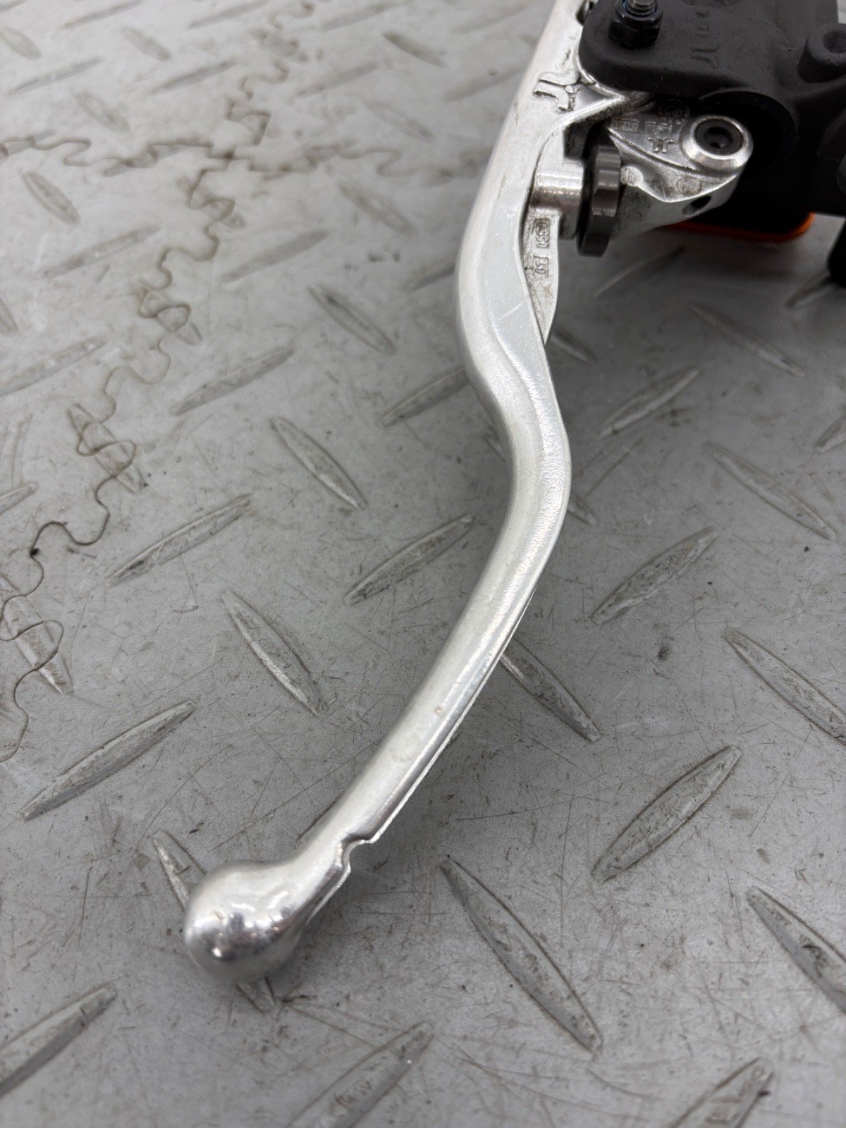 KTM ADVENTURE 890 2021 FRONT BRAKE MASTER CYLINDER - Image 11