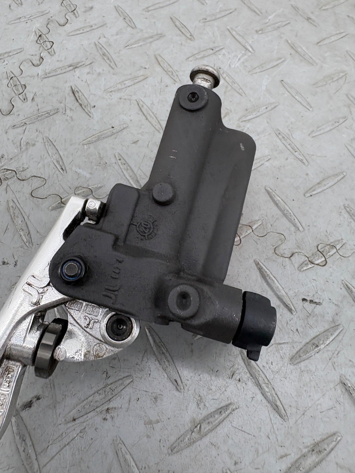 KTM ADVENTURE 890 2021 FRONT BRAKE MASTER CYLINDER - Image 12