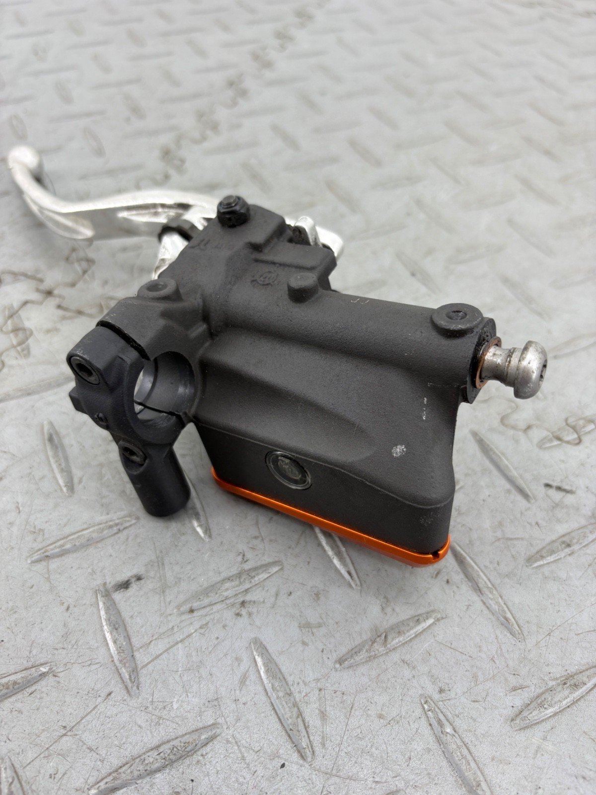 KTM ADVENTURE 890 2021 FRONT BRAKE MASTER CYLINDER - Image 13