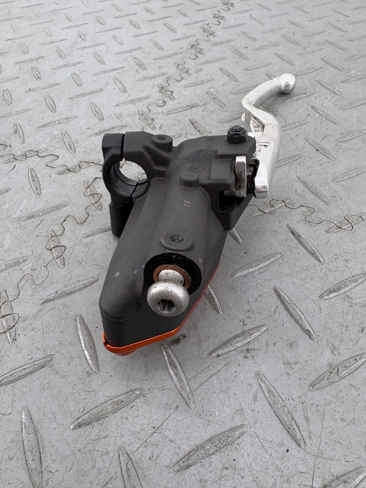 KTM ADVENTURE 890 2021 FRONT BRAKE MASTER CYLINDER - Image 14