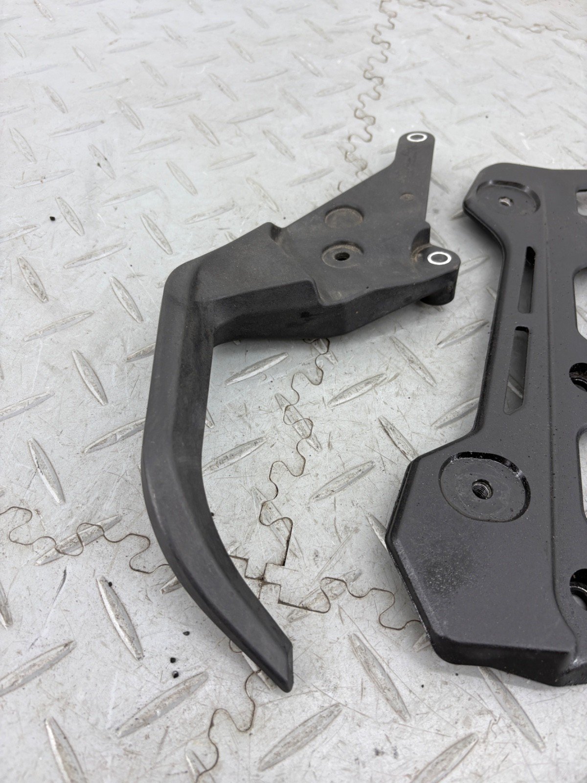 KTM ADVENTURE 890 2021 REAR TOP BOX RACK METAL PLATE & GRAB RAILS 60312010000 - Image 2