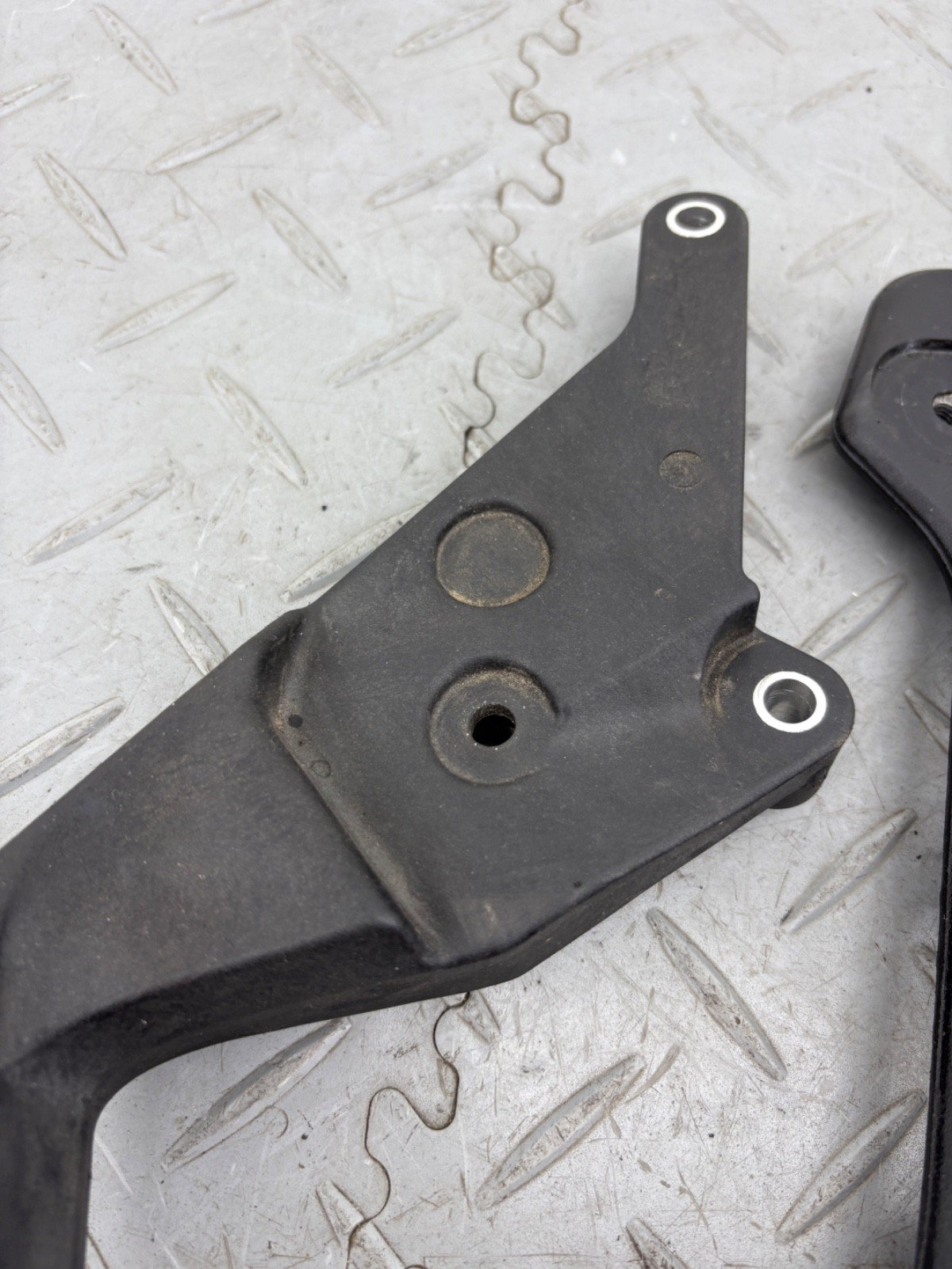 KTM ADVENTURE 890 2021 REAR TOP BOX RACK METAL PLATE & GRAB RAILS 60312010000 - Image 3