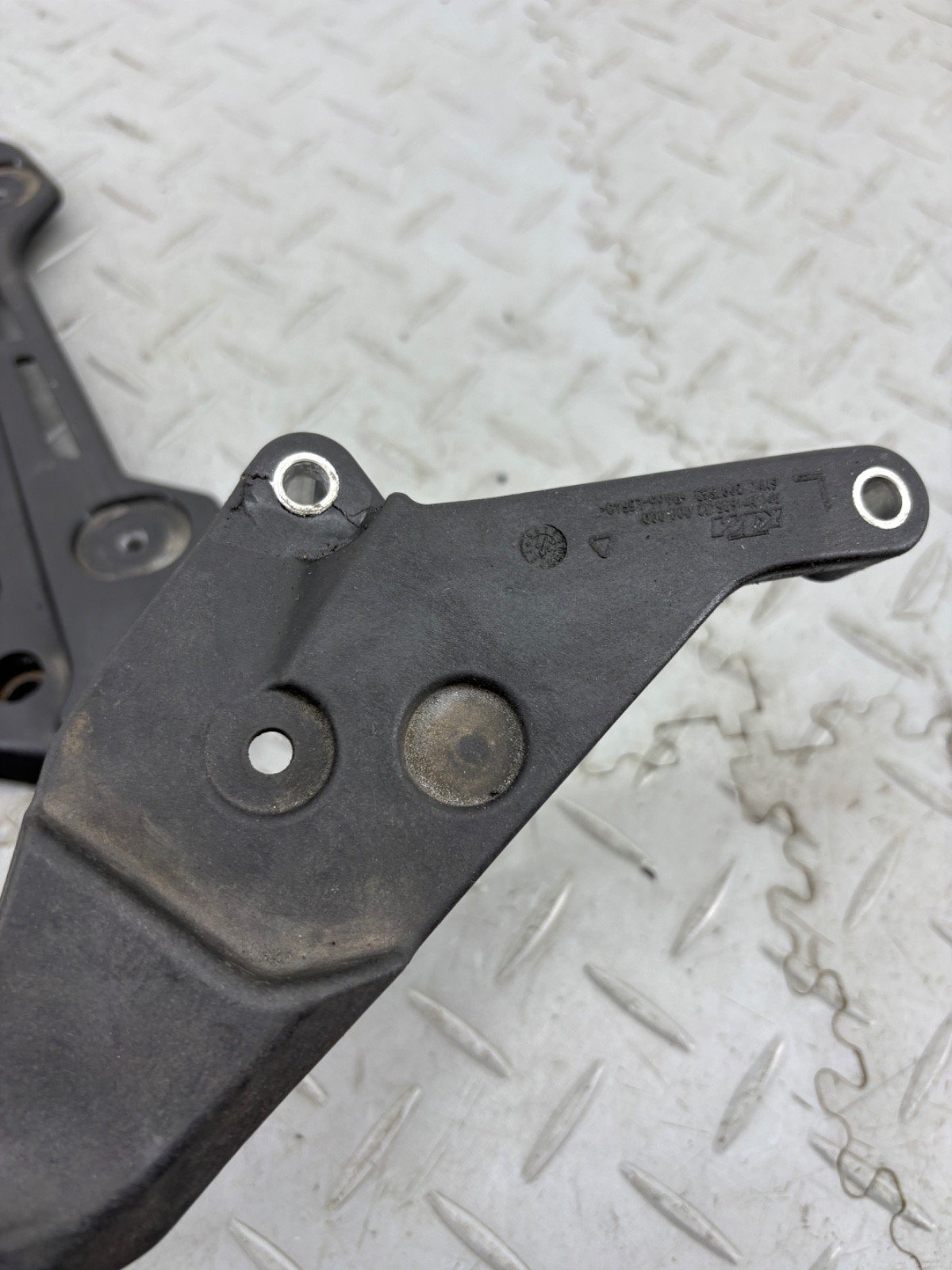 KTM ADVENTURE 890 2021 REAR TOP BOX RACK METAL PLATE & GRAB RAILS 60312010000 - Image 8