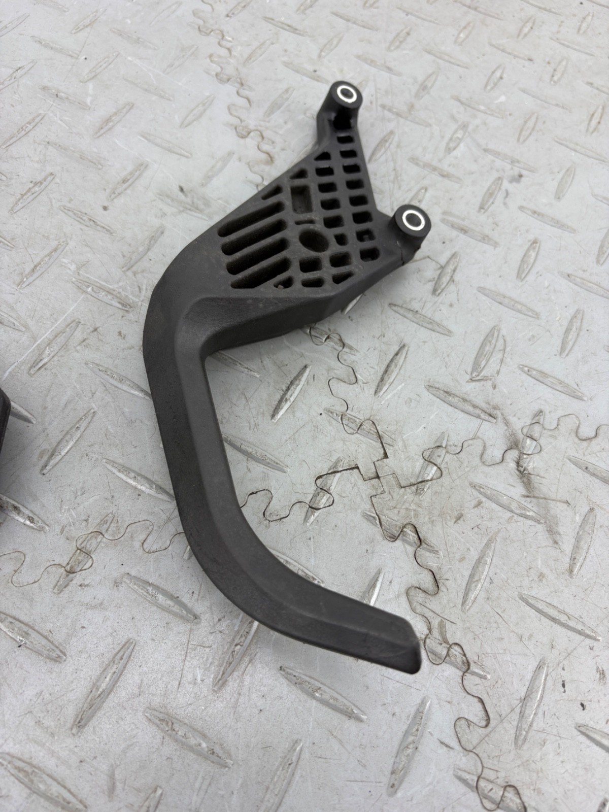KTM ADVENTURE 890 2021 REAR TOP BOX RACK METAL PLATE & GRAB RAILS 60312010000 - Image 11