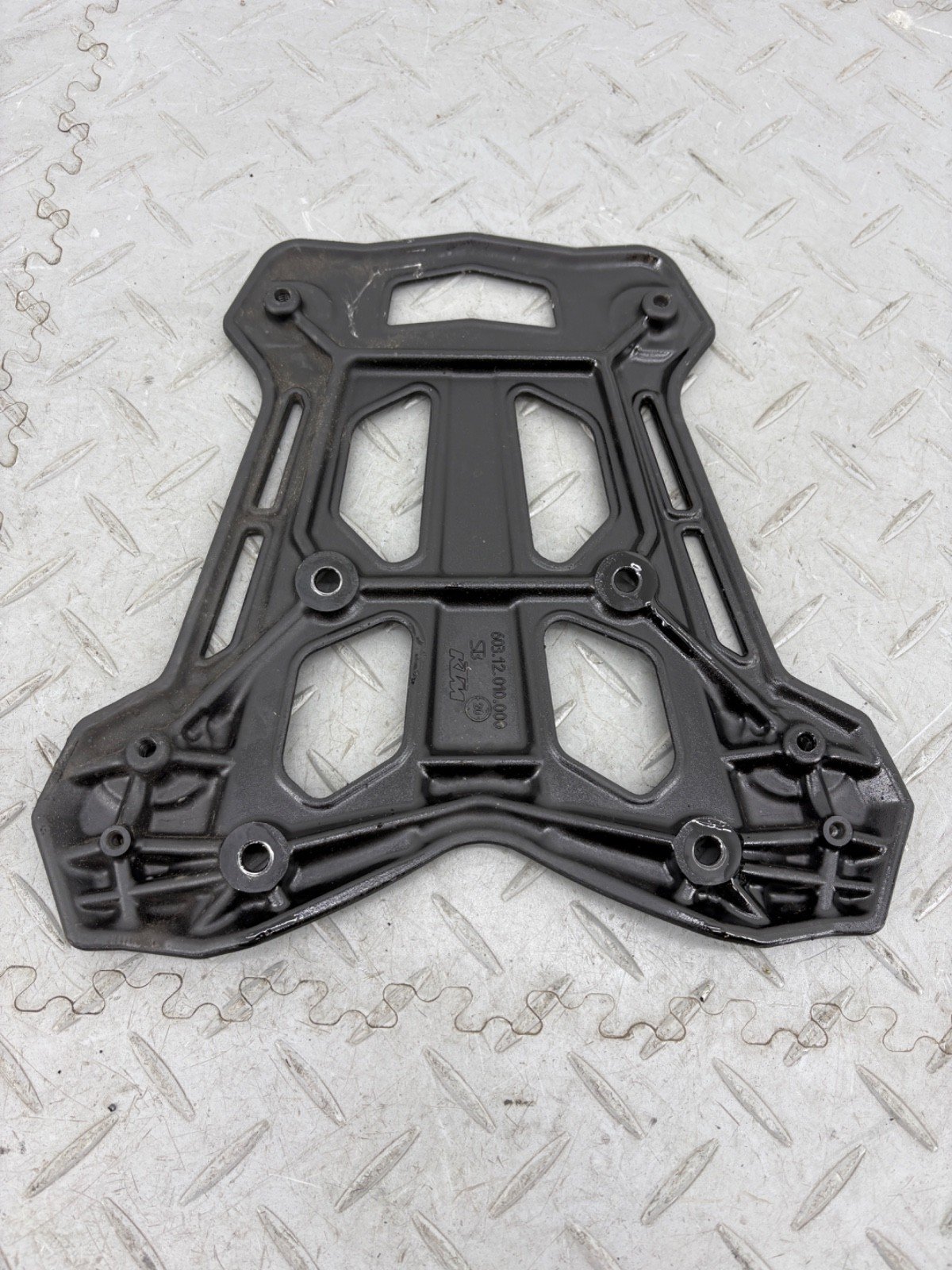 KTM ADVENTURE 890 2021 REAR TOP BOX RACK METAL PLATE & GRAB RAILS 60312010000 - Image 17