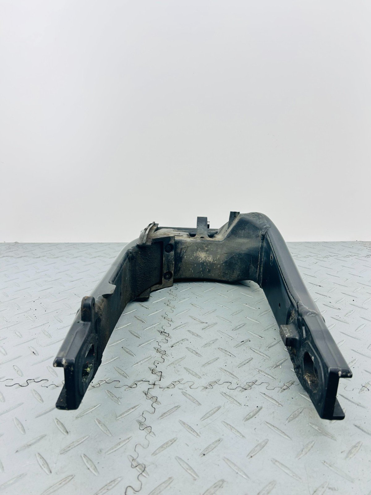 YAMAHA TRACER 9 GT RN70 REAR SWINGARM B5U221100000 - Image 5
