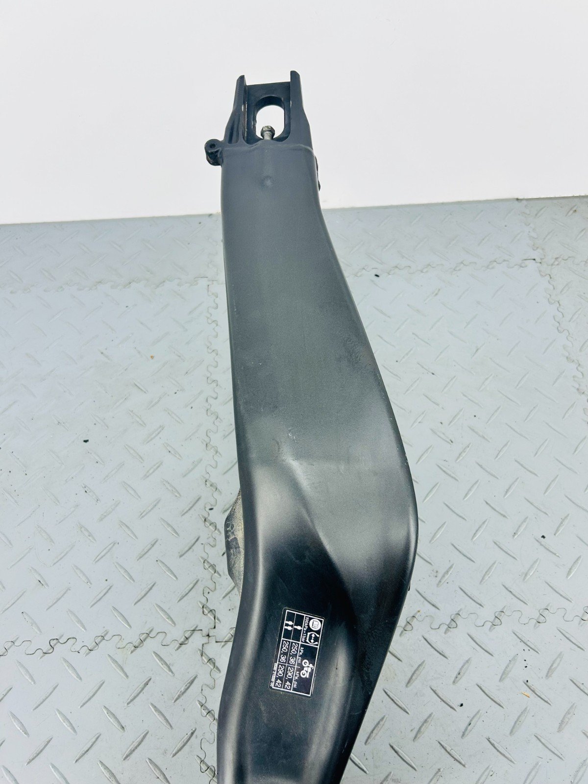 YAMAHA TRACER 9 GT RN70 REAR SWINGARM B5U221100000 - Image 6