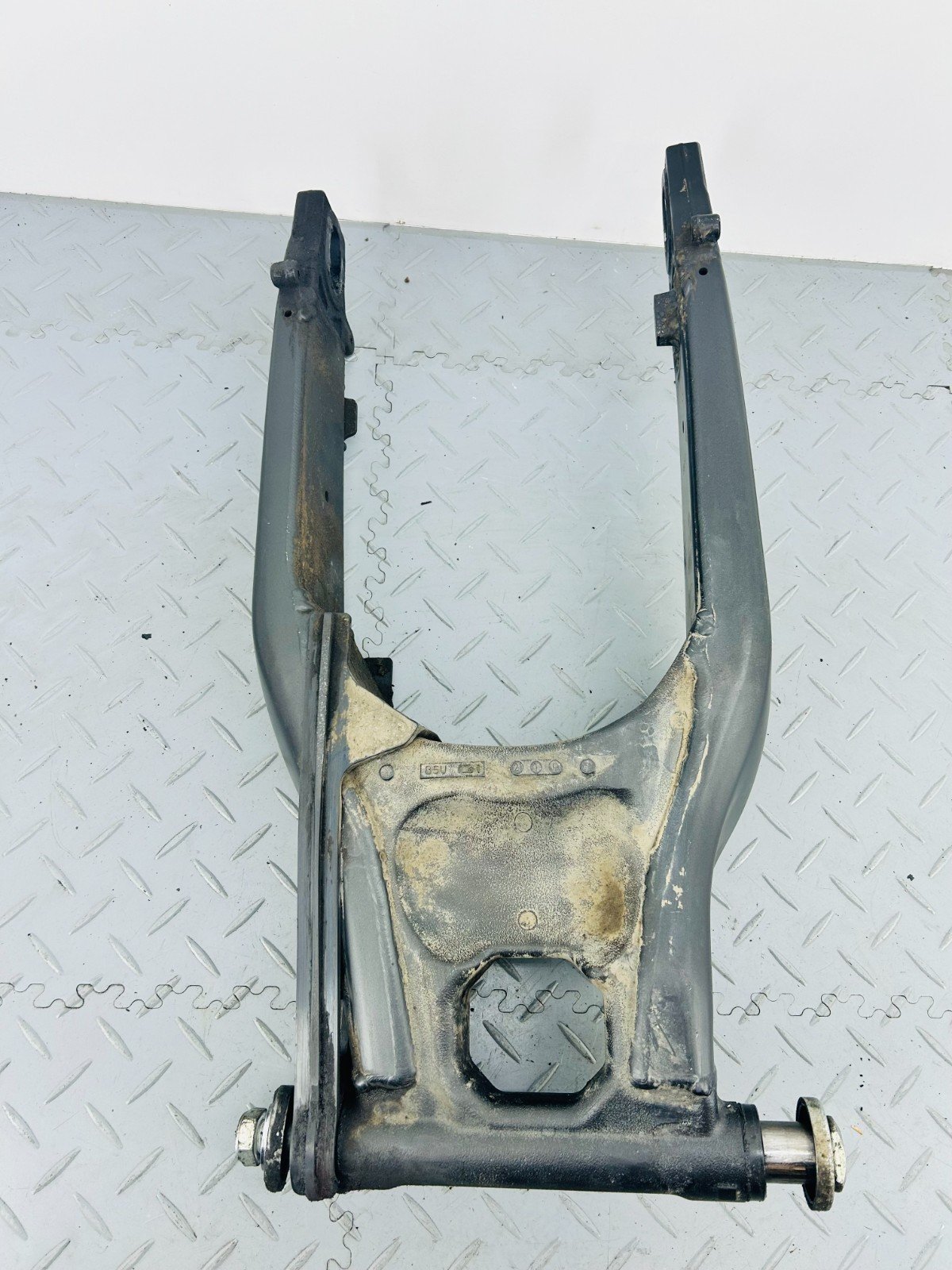 YAMAHA TRACER 9 GT RN70 REAR SWINGARM B5U221100000 - Image 8