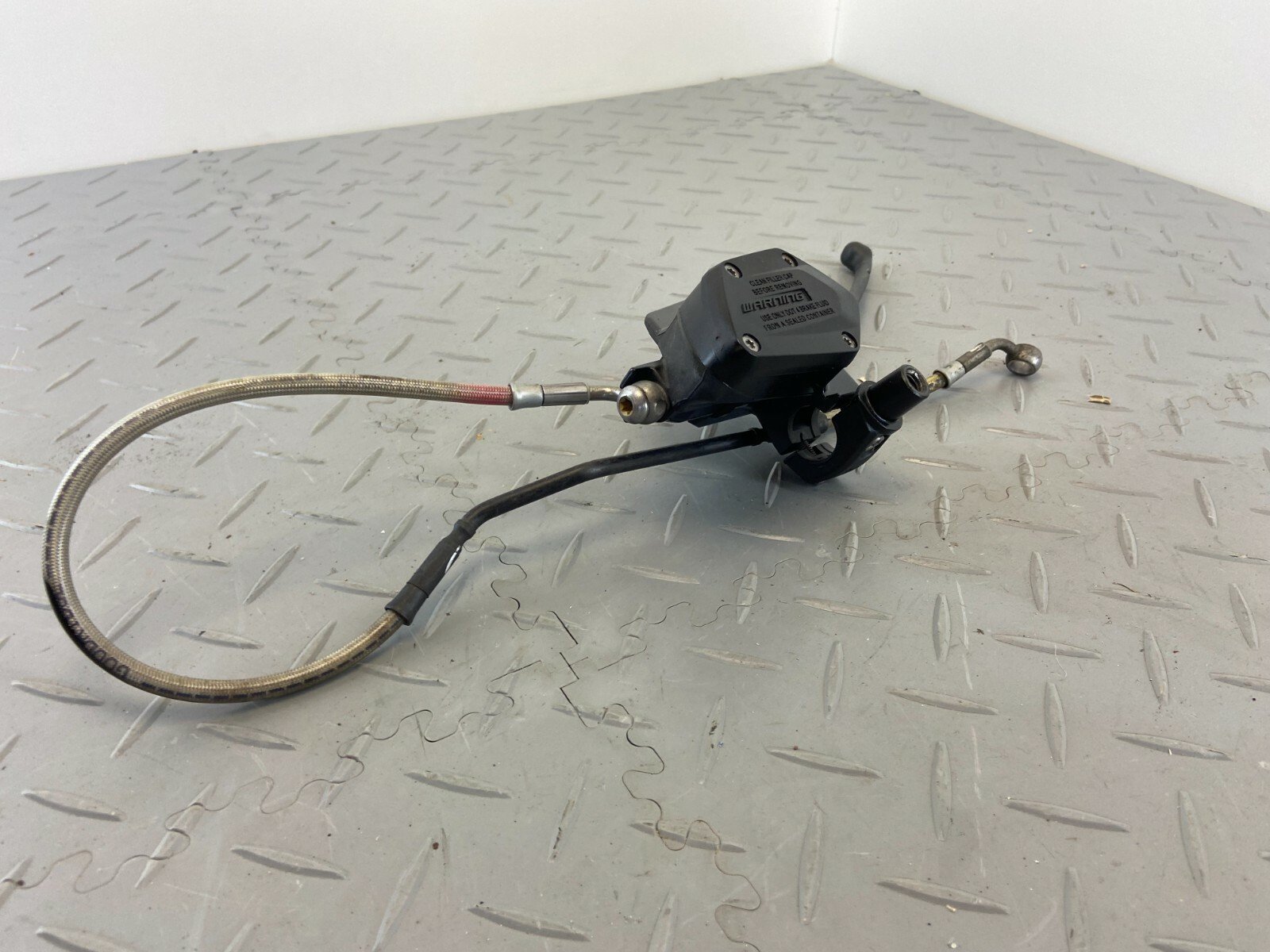 BMW R1200GS LC 2013 - 2018 K50 K51 FRONT BRAKE MASTER CYLNDER PUMP N2 - Image 2