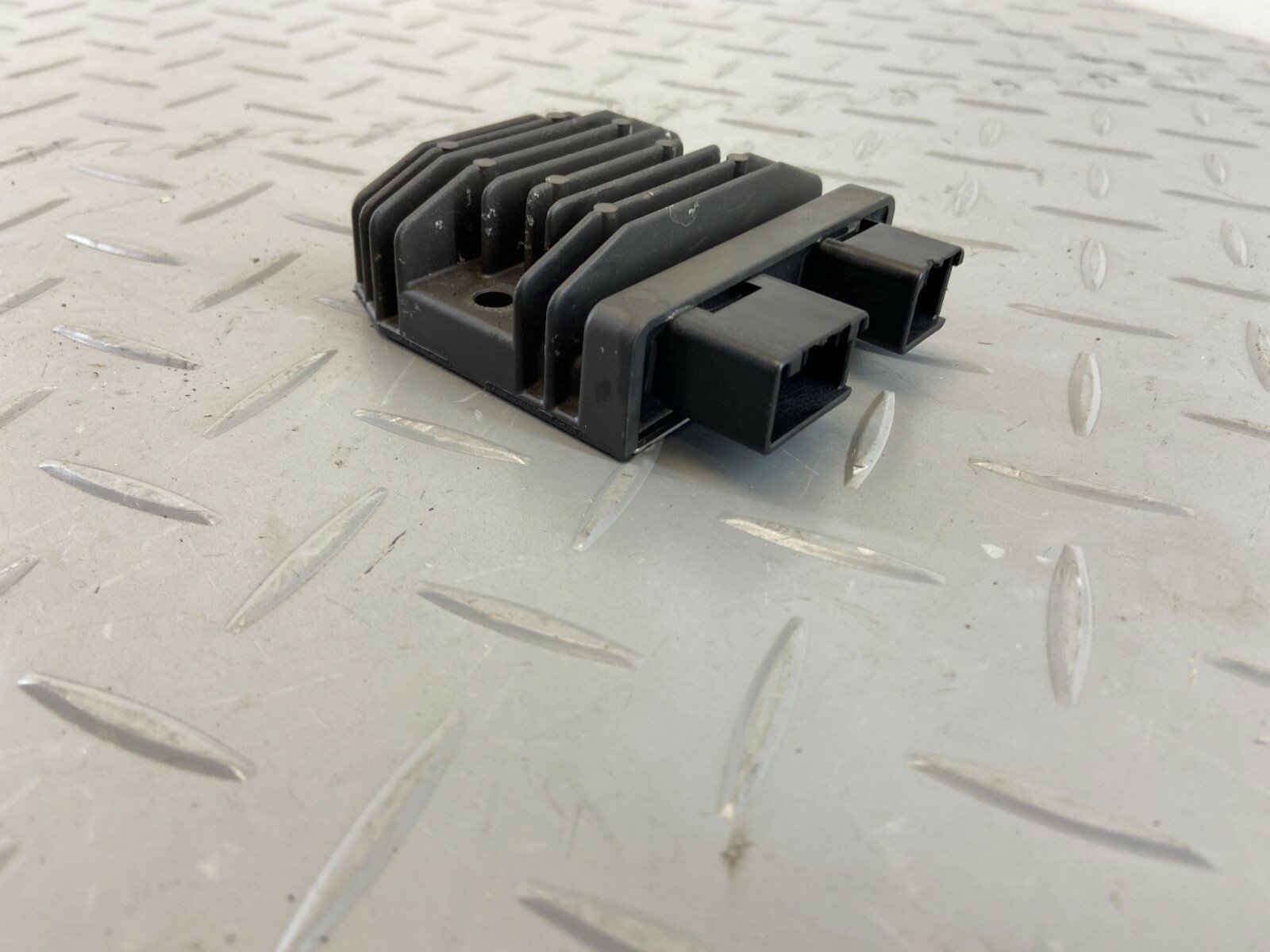 Honda NC750X / NC750S NC700S NC700X 2018 VOTAGE REGULATOR RECTIFIER FH021BA N2 - Image 2