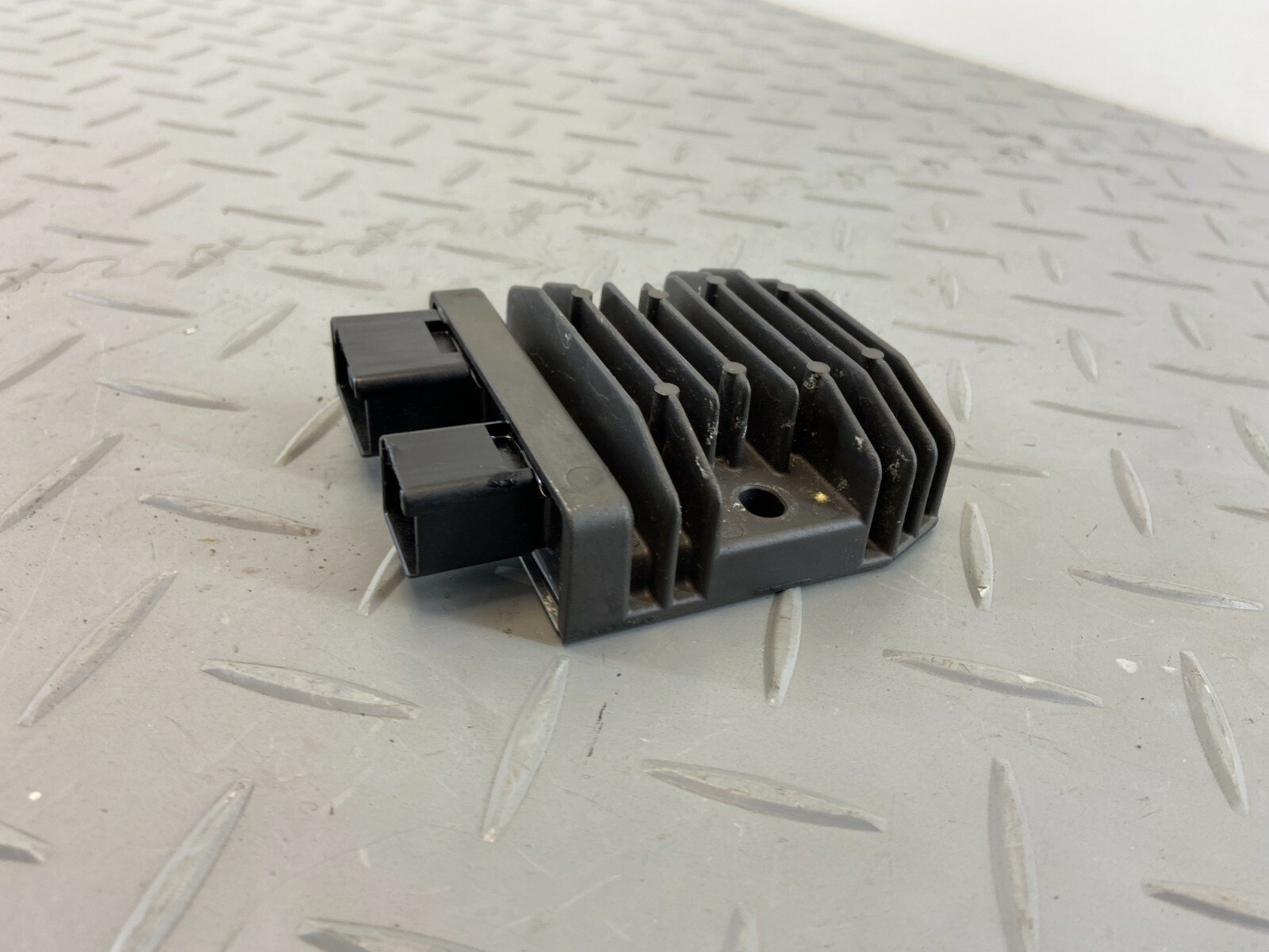 Honda NC750X / NC750S NC700S NC700X 2018 VOTAGE REGULATOR RECTIFIER FH021BA N2 - Image 4