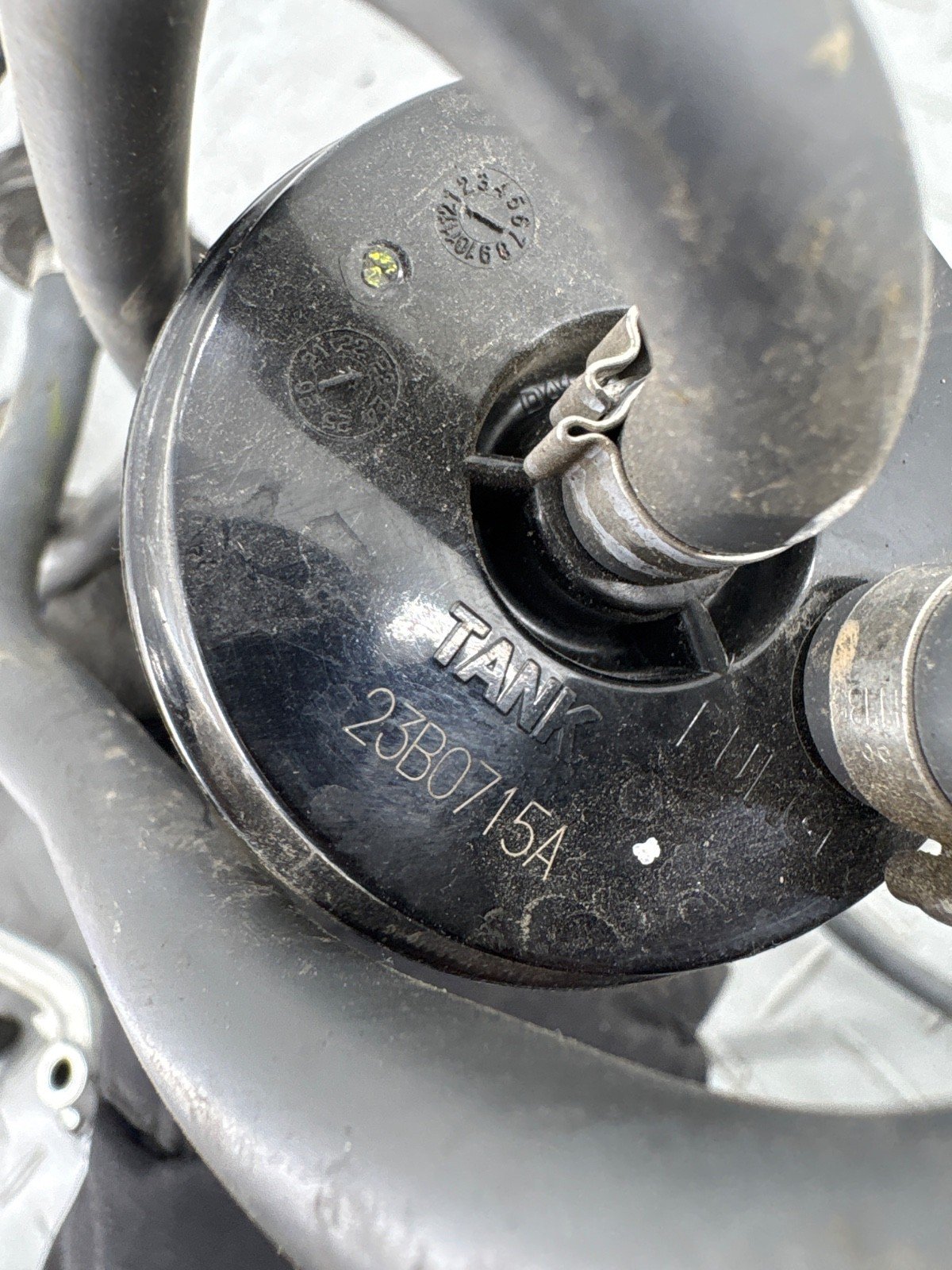 APRILIA TUONO 660 2023 CARBON EMISSION CANISTER EVAP CHARCOAL TANK 23B0715A - Image 5