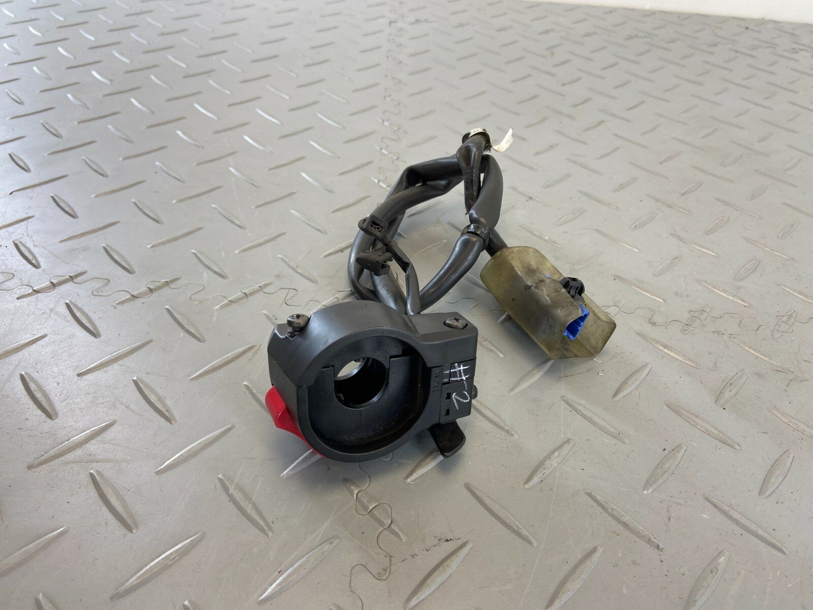 Honda NC750X / NC 750 X 2018 RIGHT HANDLEBAR KILL SWITCH CONTROL N2 - Image 2
