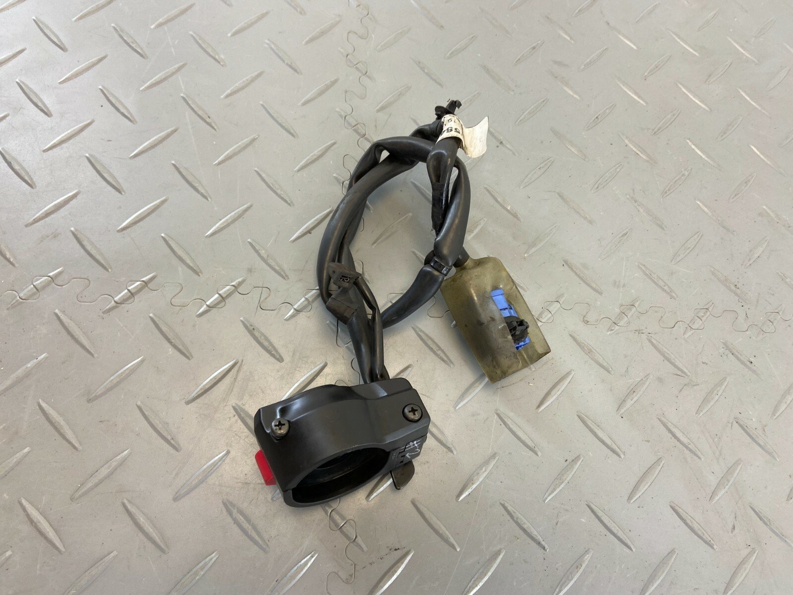 Honda NC750X / NC 750 X 2018 RIGHT HANDLEBAR KILL SWITCH CONTROL N2 - Image 3