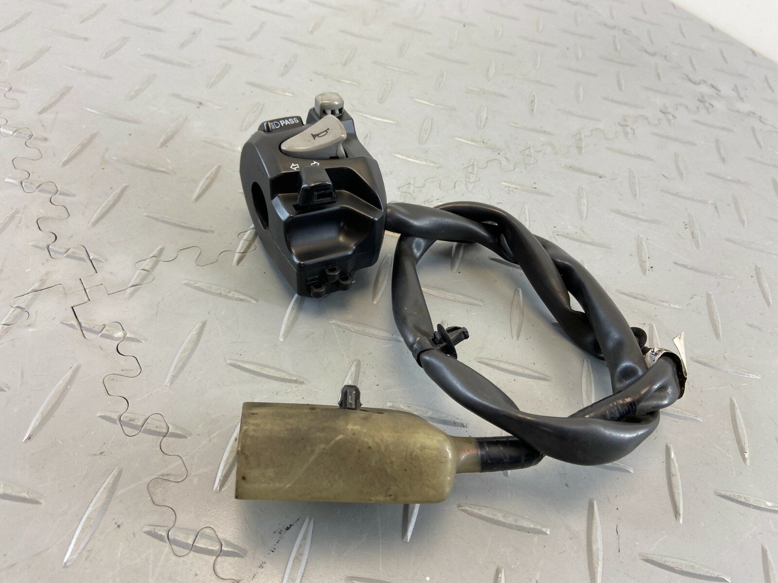 Honda NC750X / NC 750 X 2018 LEFT LH HANDLEBARS SWITCH CONTROL N2 - Image 6