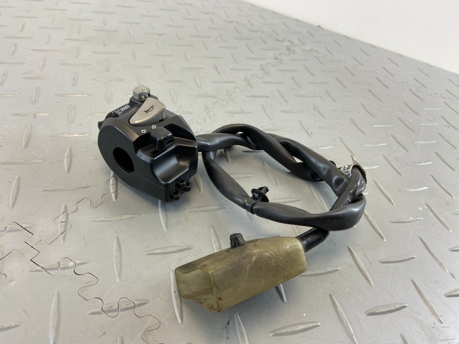 Honda NC750X / NC 750 X 2018 LEFT LH HANDLEBARS SWITCH CONTROL N2 - Image 7