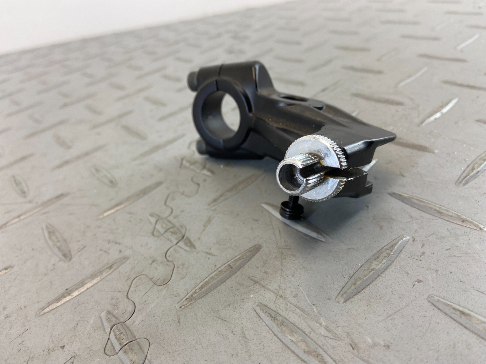 TRIUMPH SPEED TRIPLE 1050 RS 2019 CLUTCH LEVER BRACKET MOUNT - Image 2