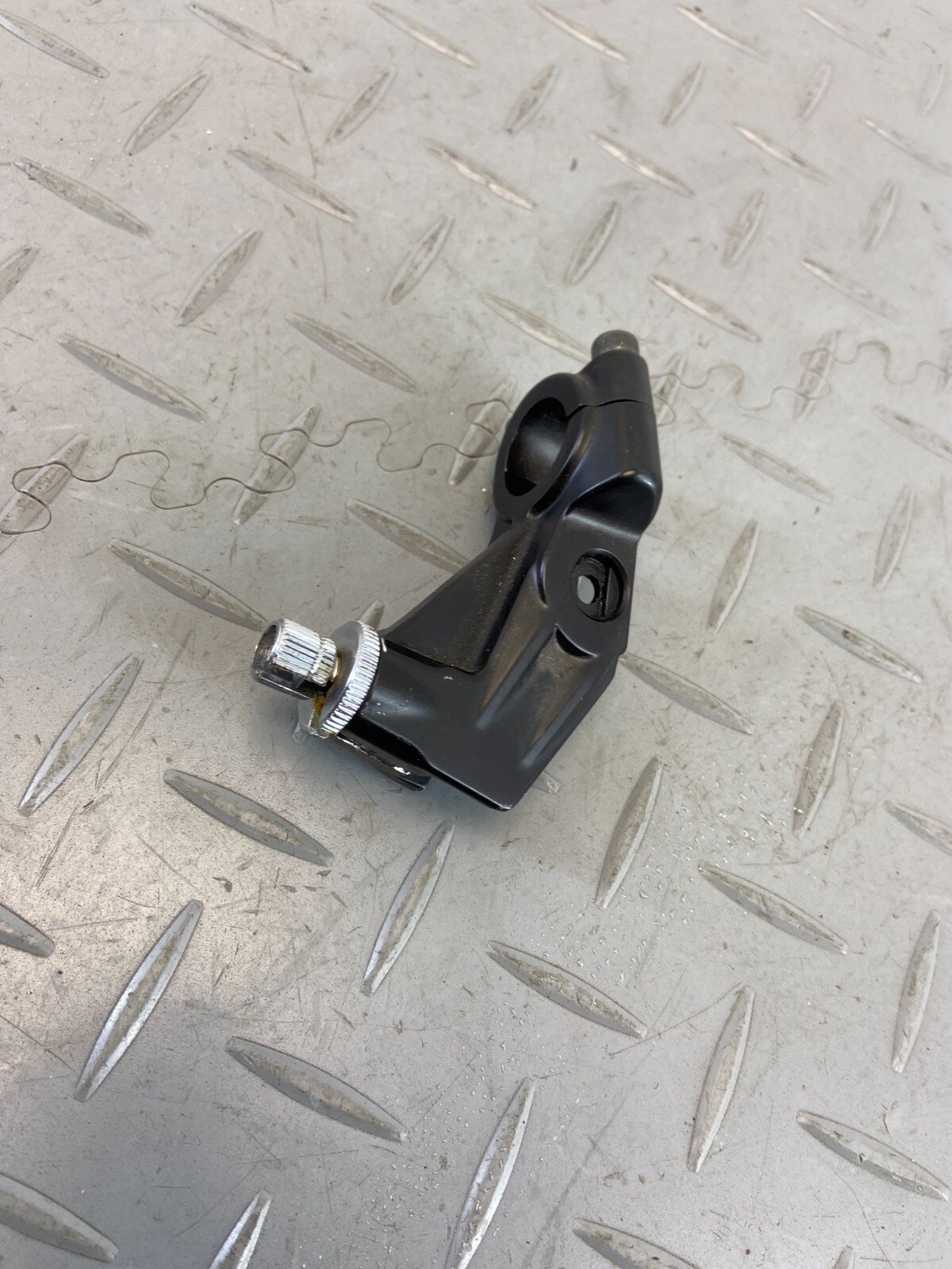 TRIUMPH SPEED TRIPLE 1050 RS 2019 CLUTCH LEVER BRACKET MOUNT - Image 3