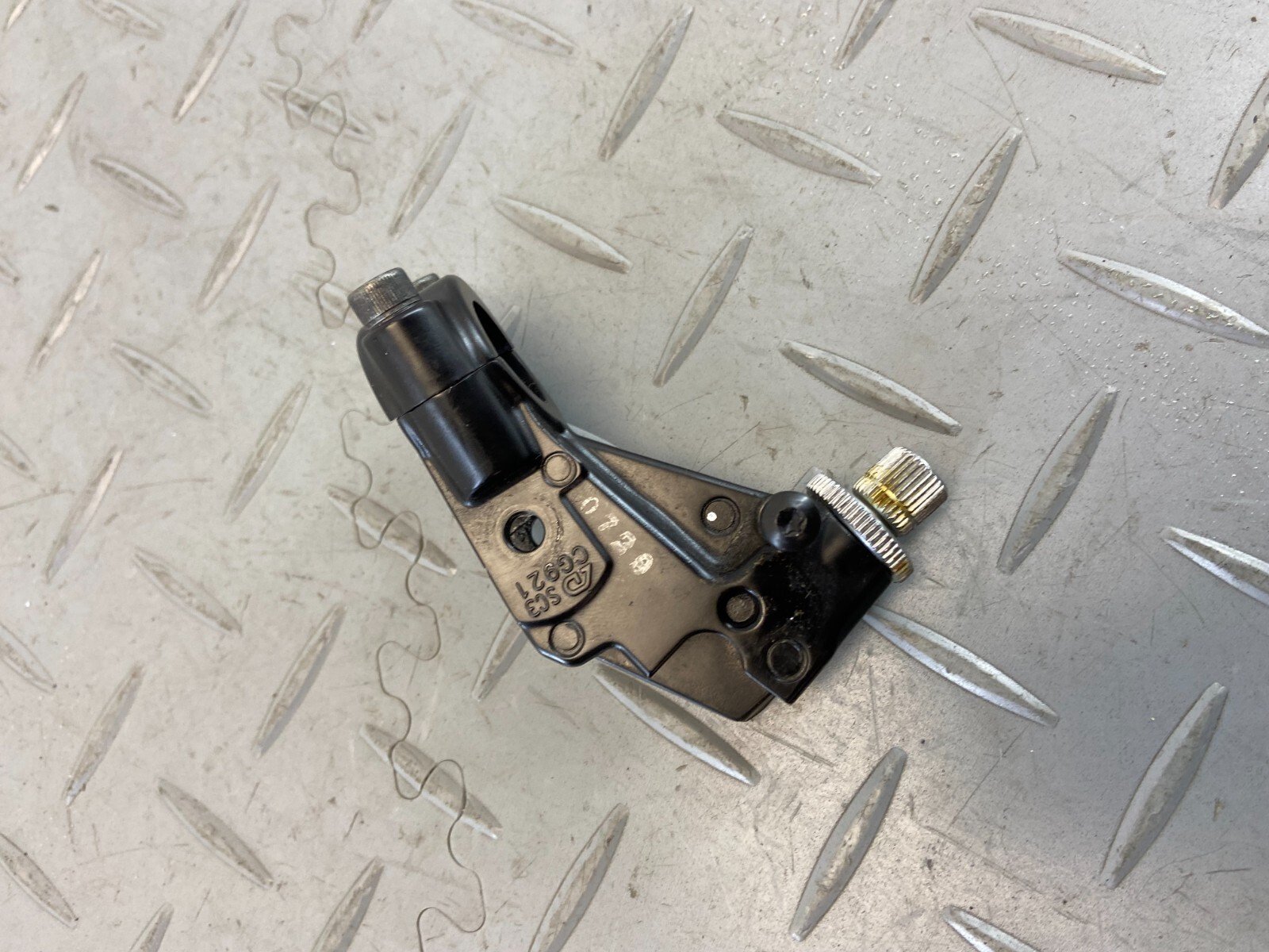TRIUMPH SPEED TRIPLE 1050 RS 2019 CLUTCH LEVER BRACKET MOUNT - Image 4