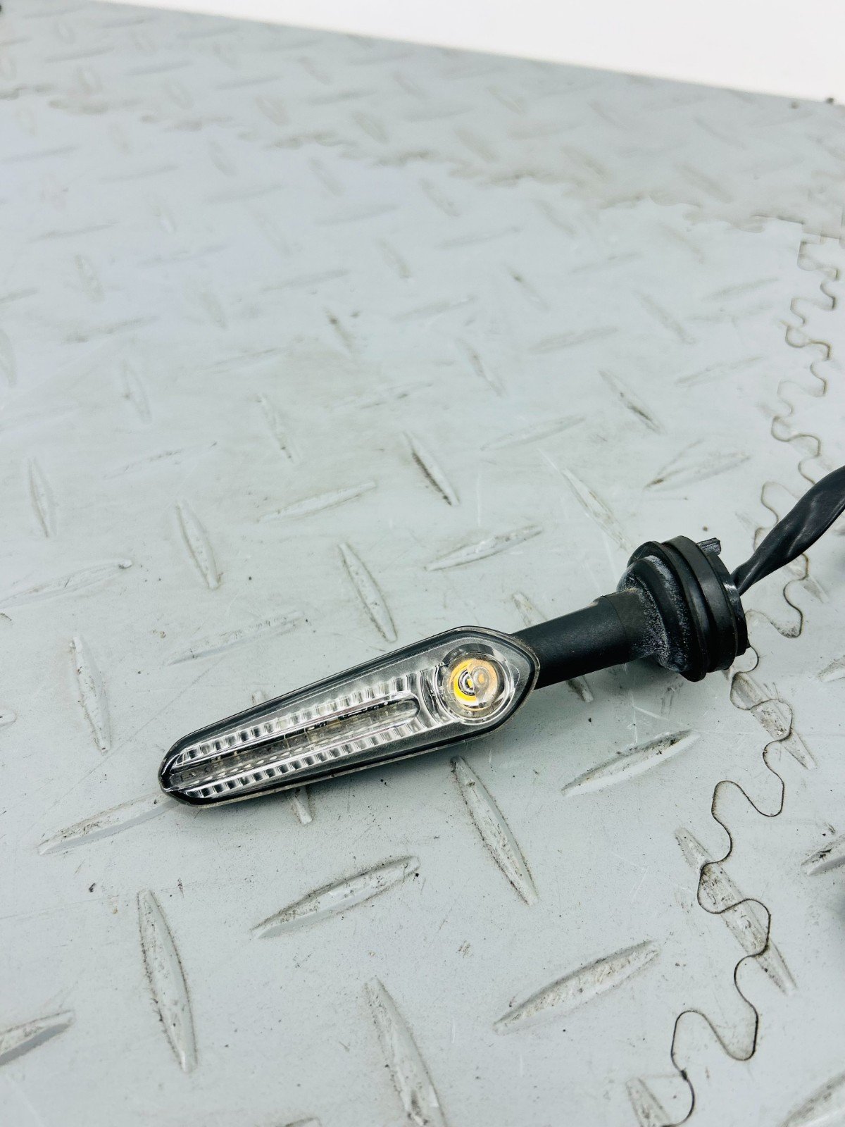 YAMAHA TRACER 9 GT RN70 OEM FRONT TURN SIGNAL LIGHT INDICATOR PAIR - Image 12