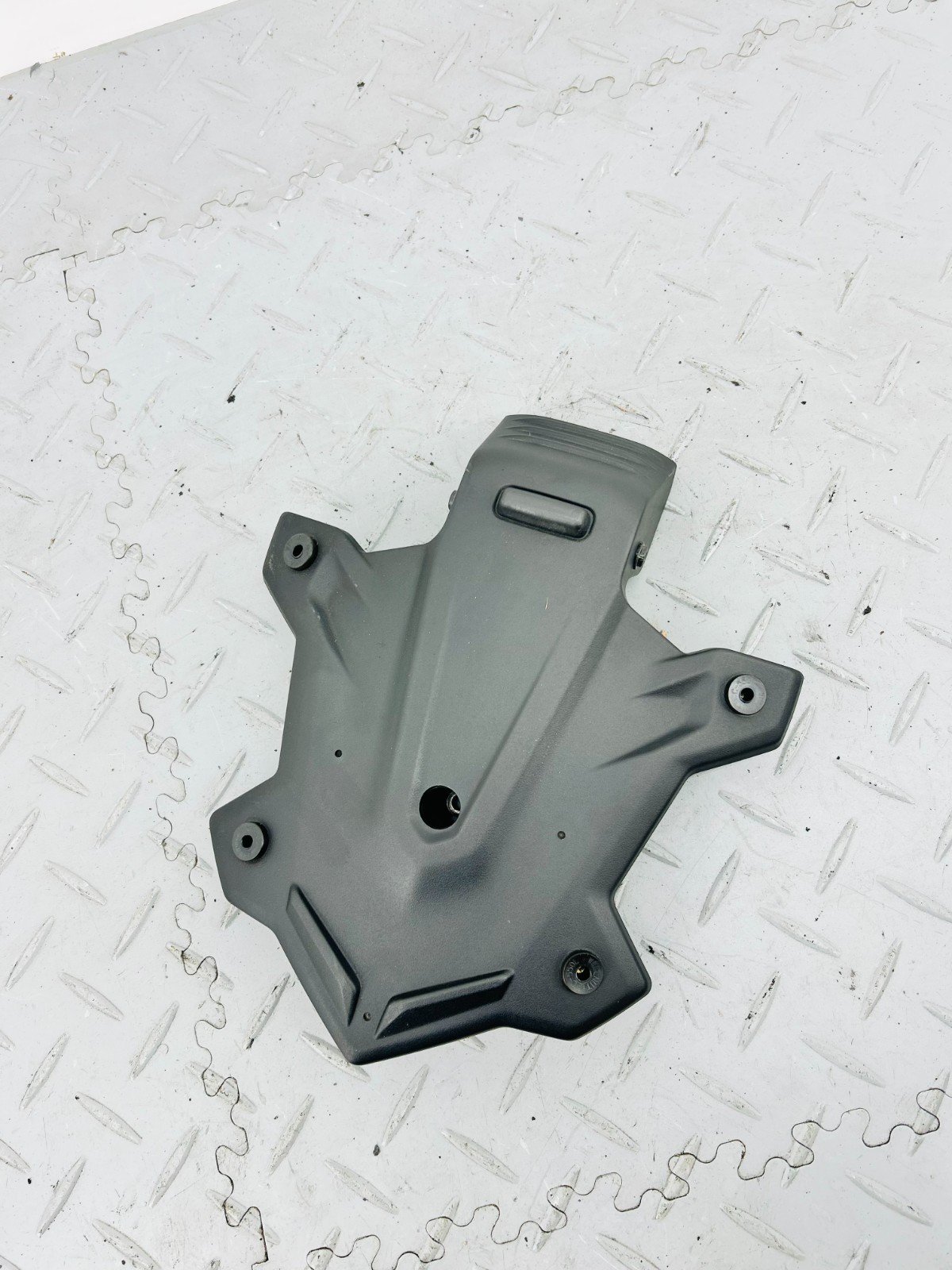 YAMAHA TRACER 9 GT RN70 FRONT WINDSHIELD BRACKET MOUNT STAY - Image 3