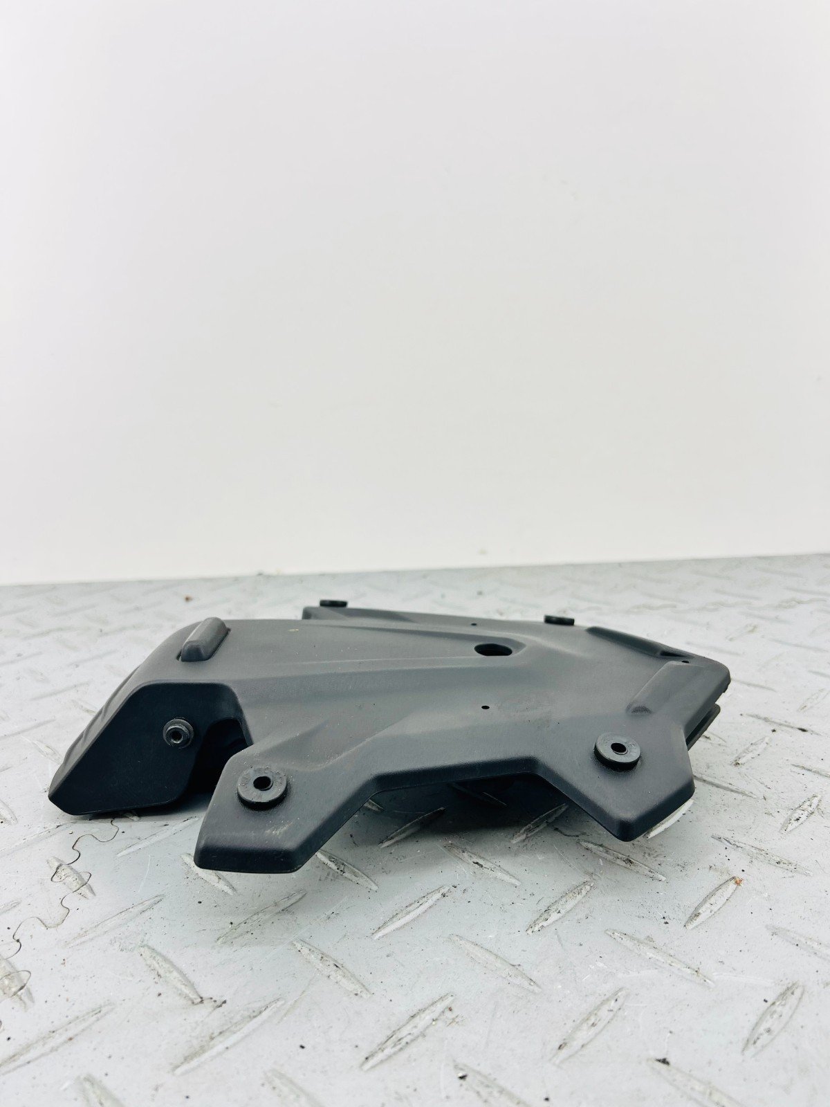 YAMAHA TRACER 9 GT RN70 FRONT WINDSHIELD BRACKET MOUNT STAY - Image 6