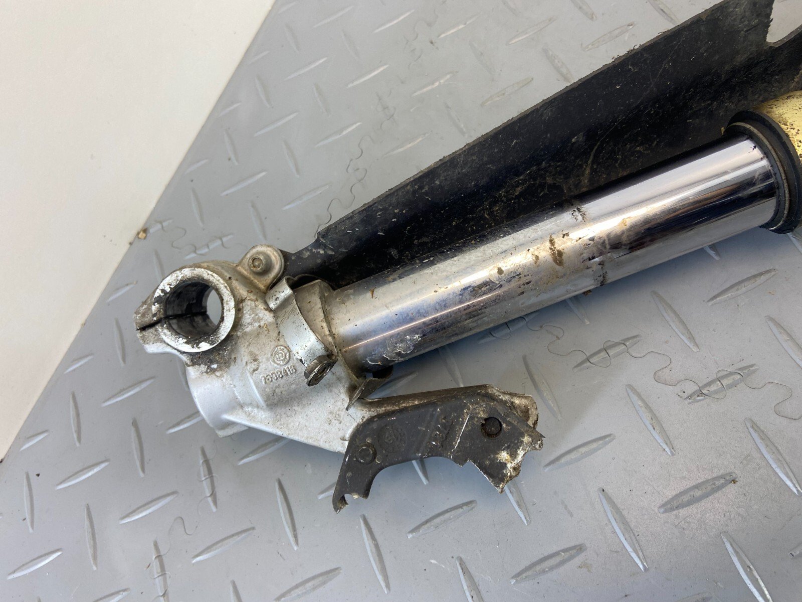 BMW F800GS 2014 RH RIGHT FORK LEG (SPARE OR REPAIR) - Image 8