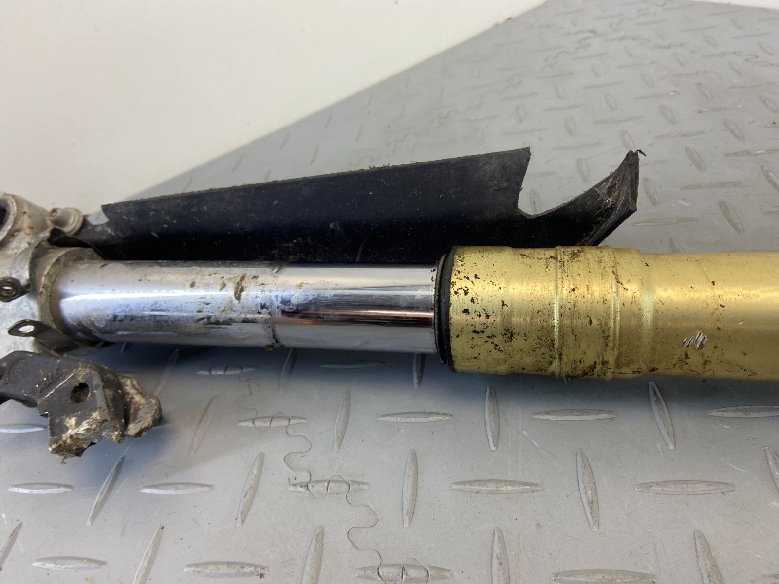 BMW F800GS 2014 RH RIGHT FORK LEG (SPARE OR REPAIR) - Image 10