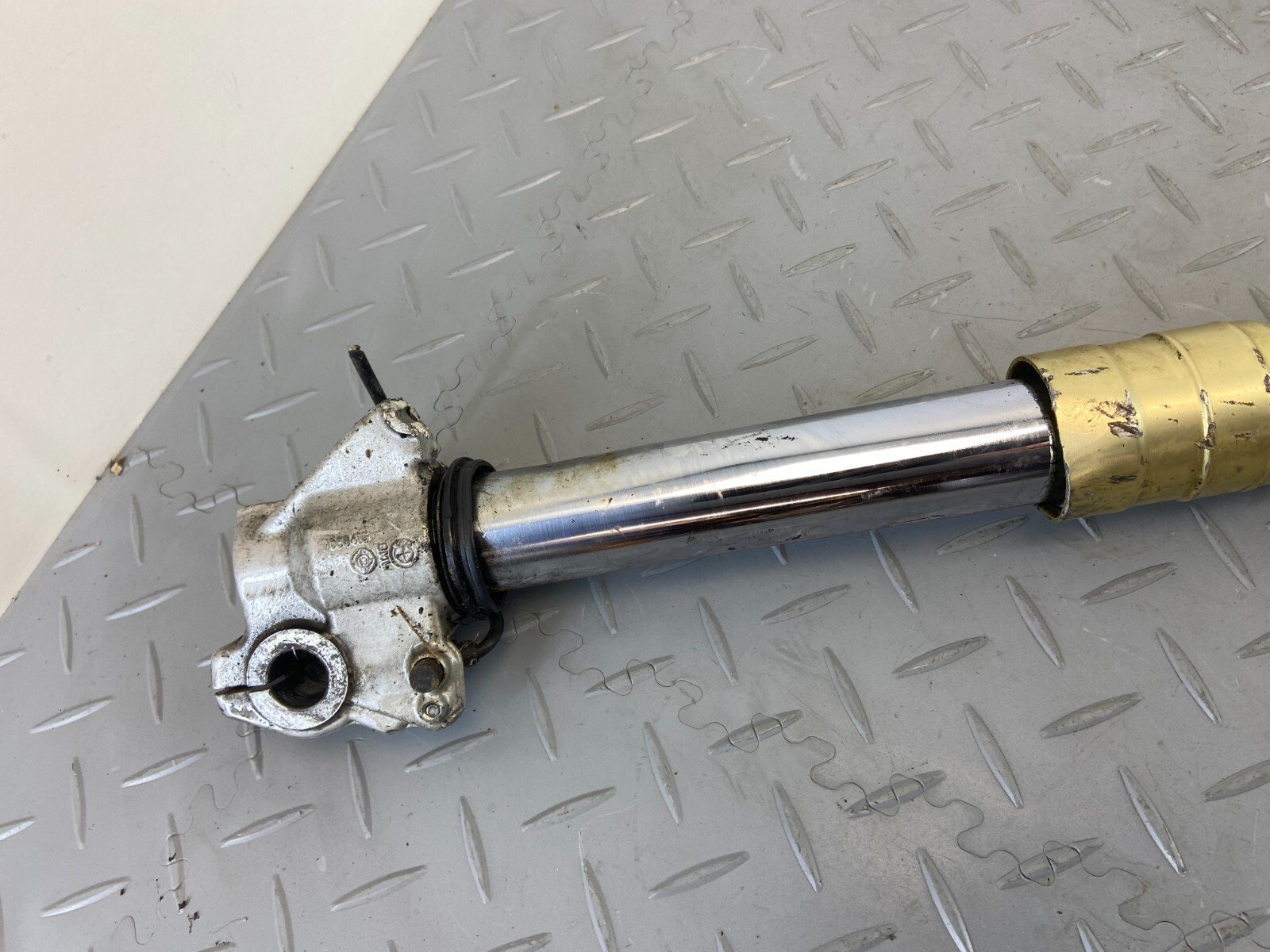 BMW F800GS 2014 LH LEFT FORK LEG (SPARE OR REPAIR) - Image 10