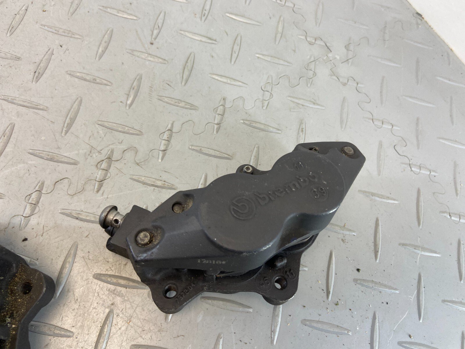 BMW R1200GS GS AC K25 2011 FRONT BRAKE CALIPER PAIR RIGHT & LEFT - Image 9