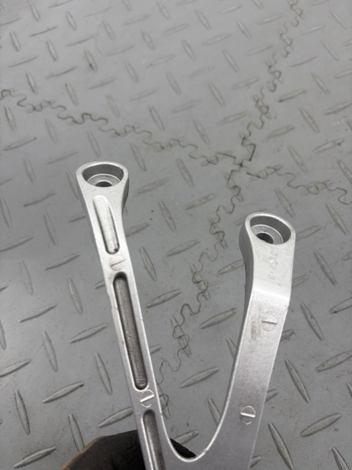 HONDA CBR1000RR 2014 REAR RIGHT PASSENGER FOOT PEG FOOTREST MFLPR - Image 8