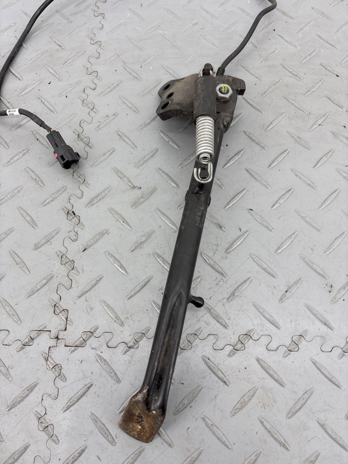 APRILIA TUONO 660 2023 SIDE STAND KICK STAND & SWITCH 2D000530 - Image 5