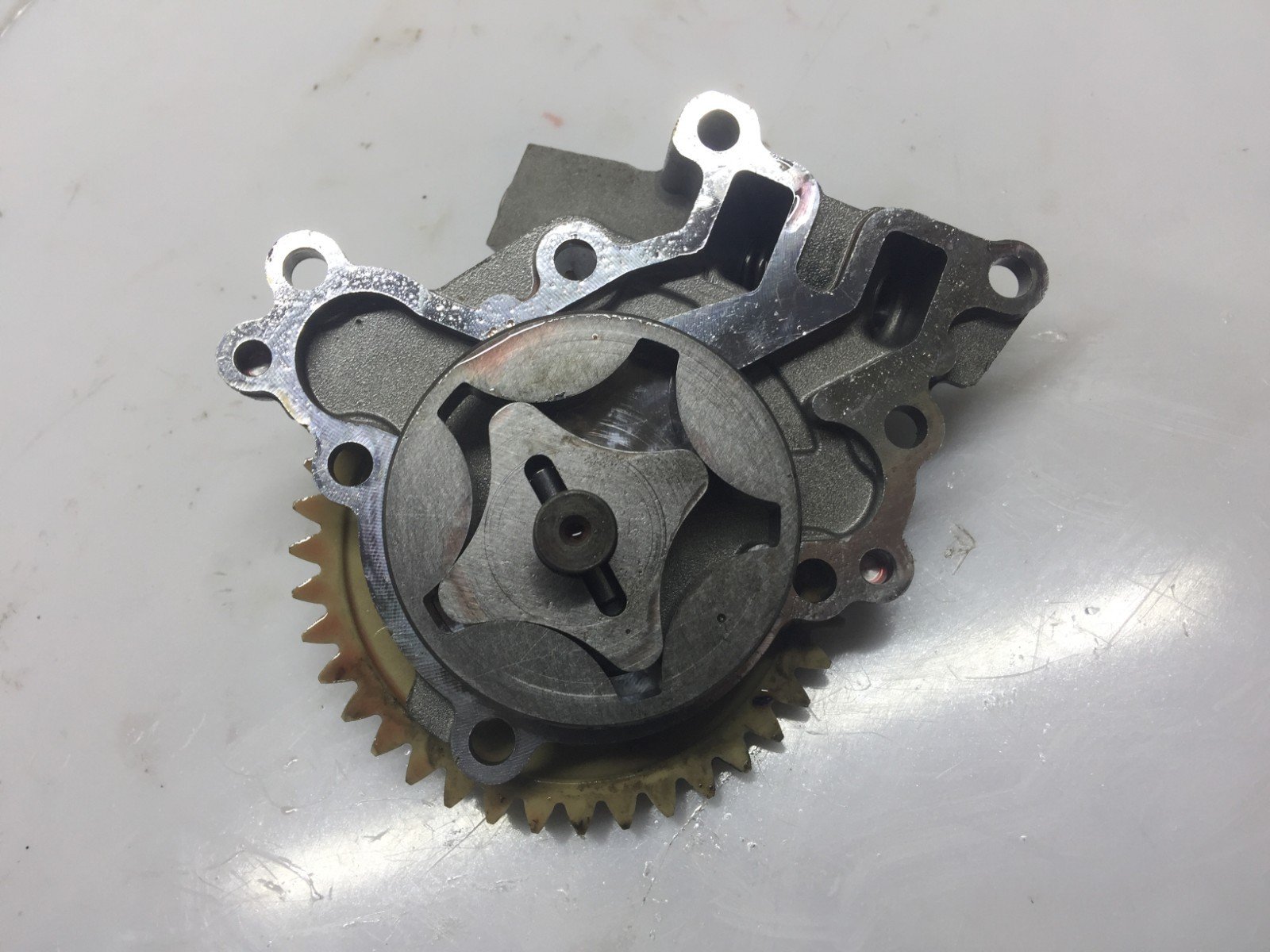 DUCATI MONSTER 821 M821 2016 OEM COMPLETE OIL PUMP - Image 3