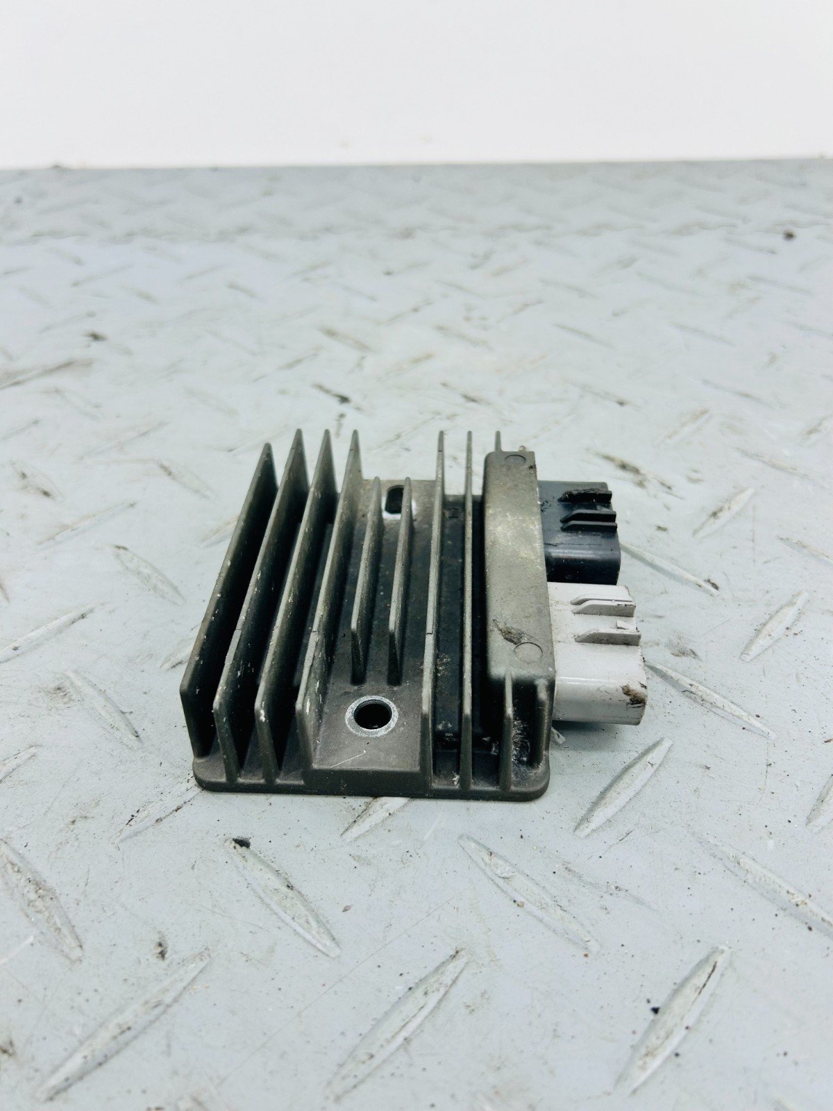 KAWASAKI ZX10R ZX-10R NINJA 2017 VOLTAGE REGULATOR RECTIFIER - Image 5