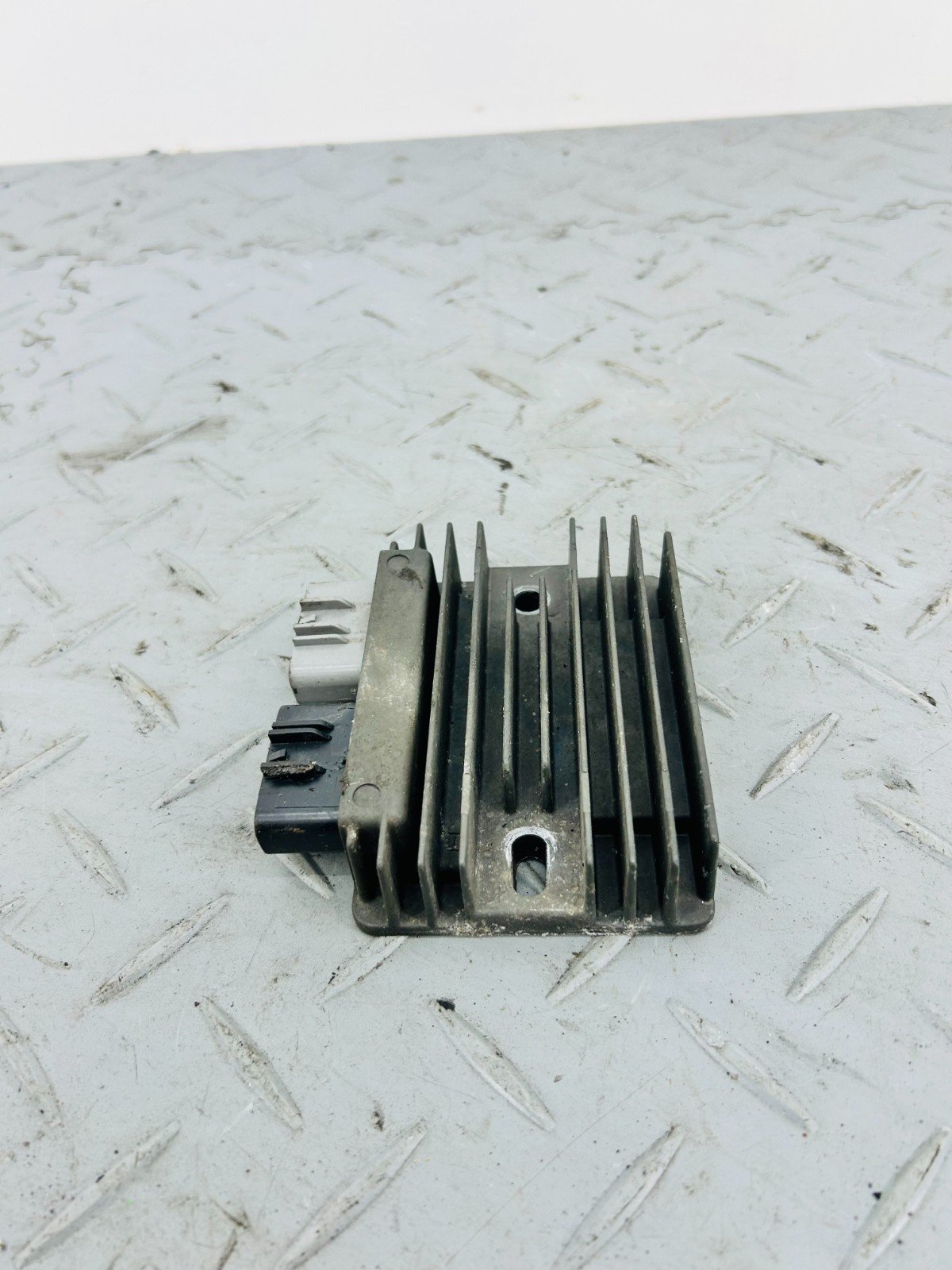 KAWASAKI ZX10R ZX-10R NINJA 2017 VOLTAGE REGULATOR RECTIFIER - Image 6