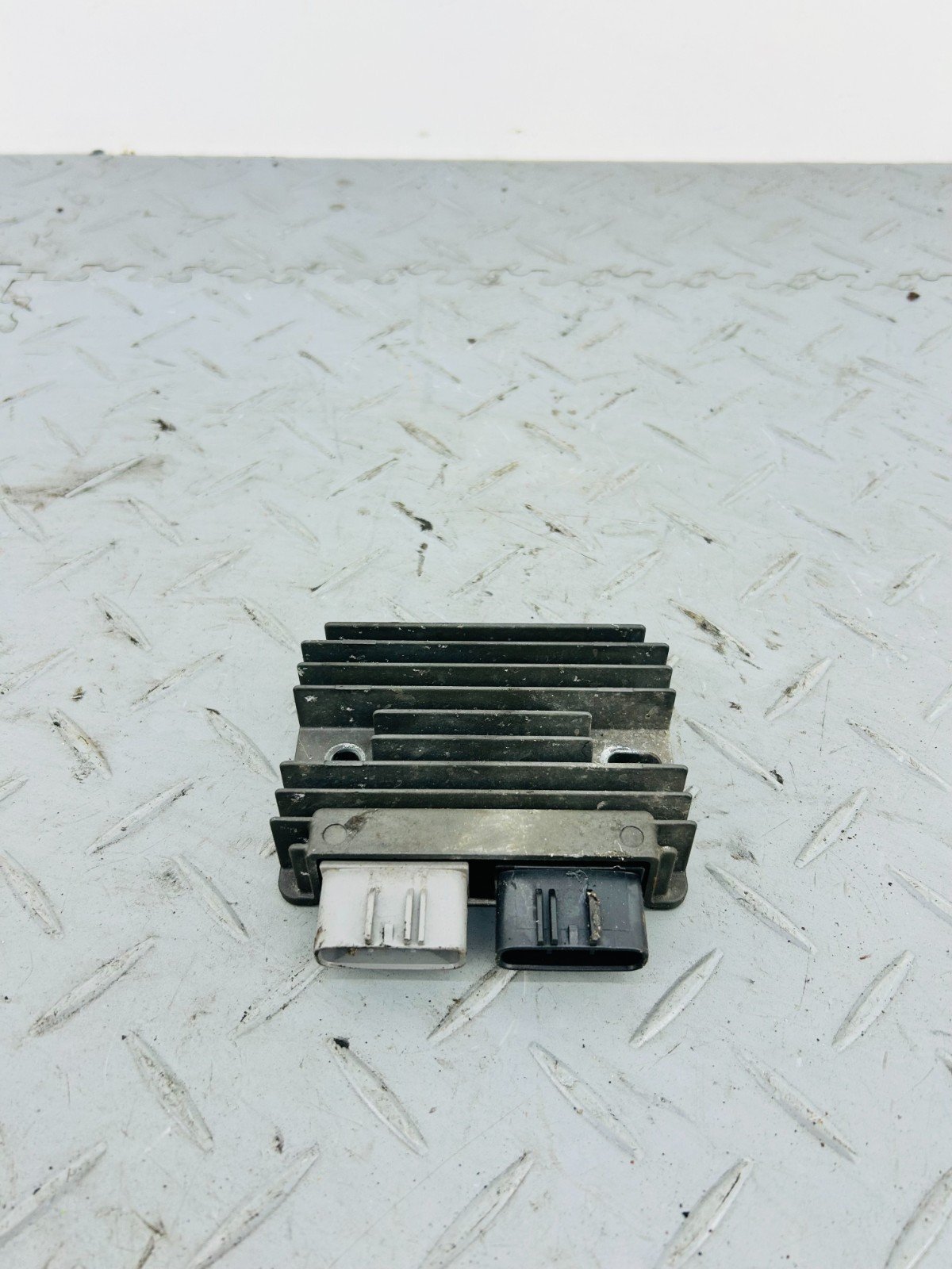 KAWASAKI ZX10R ZX-10R NINJA 2017 VOLTAGE REGULATOR RECTIFIER - Image 7