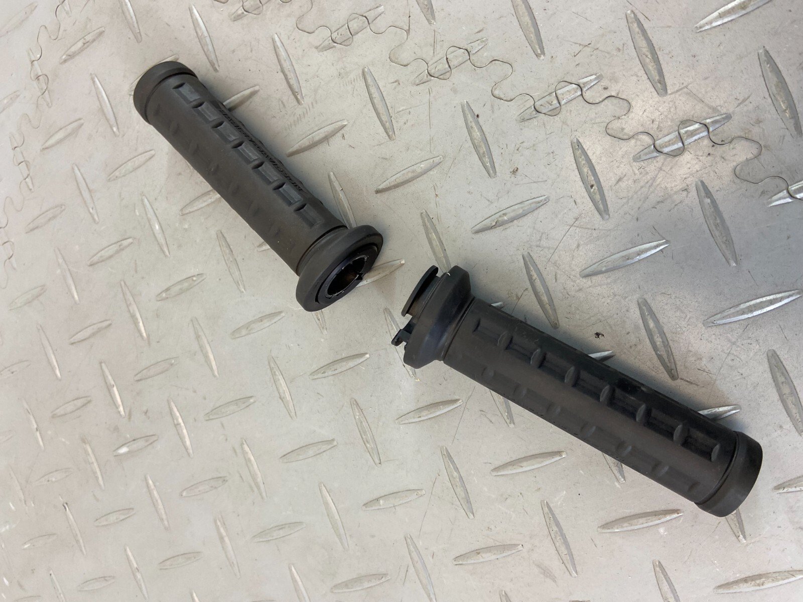 HARLEY DAVIDSON HD PAN AMERICA RA1250 2021 HANDLE GRIPS RIGHT & LEFT - Image 5