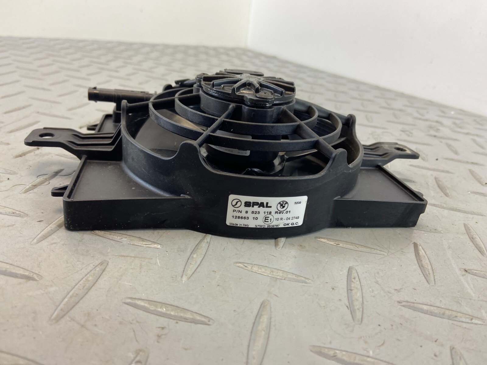BMW R1250GS R1200GS K50 K51 2017 RADIATOR FAN & HOUSING - Image 2