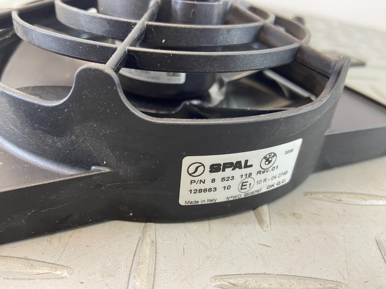 BMW R1250GS R1200GS K50 K51 2017 RADIATOR FAN & HOUSING - Image 3