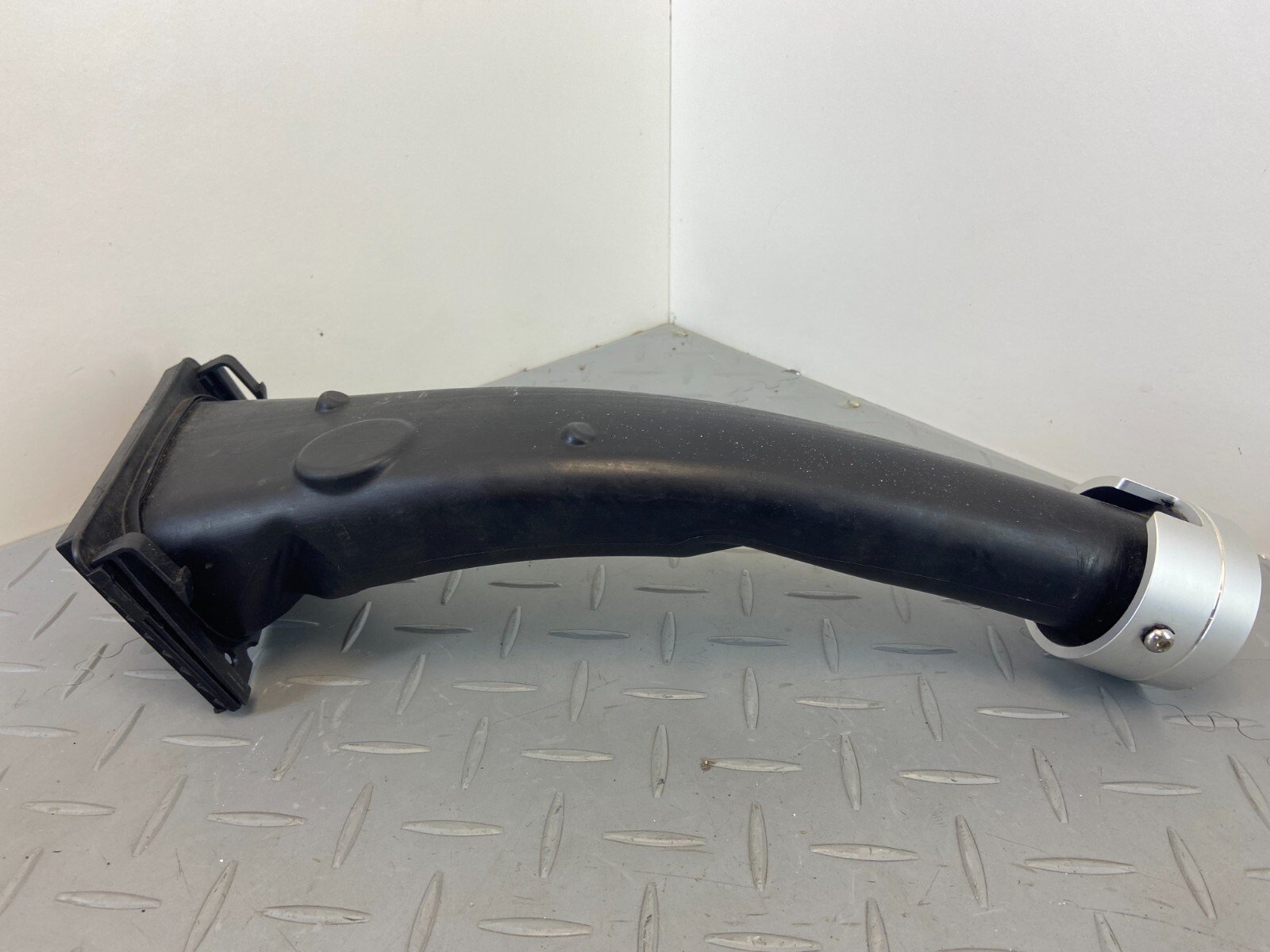 BMW R NINE T R9T SCRAMBLER URBAN PURE AIR INTAKE HOSE PIPE 8543956 - Image 4