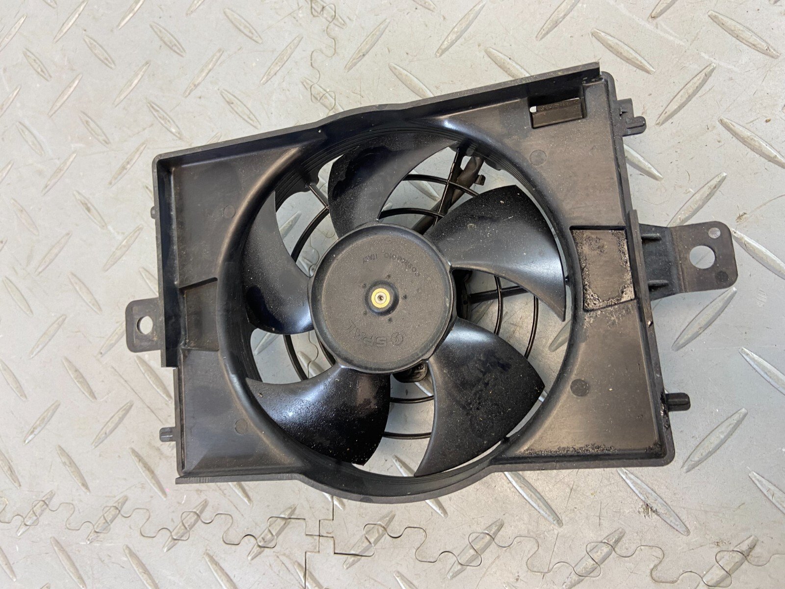 BMW R1250GS R1200GS K50 K51 2017 RADIATOR FAN & HOUSING - Image 5