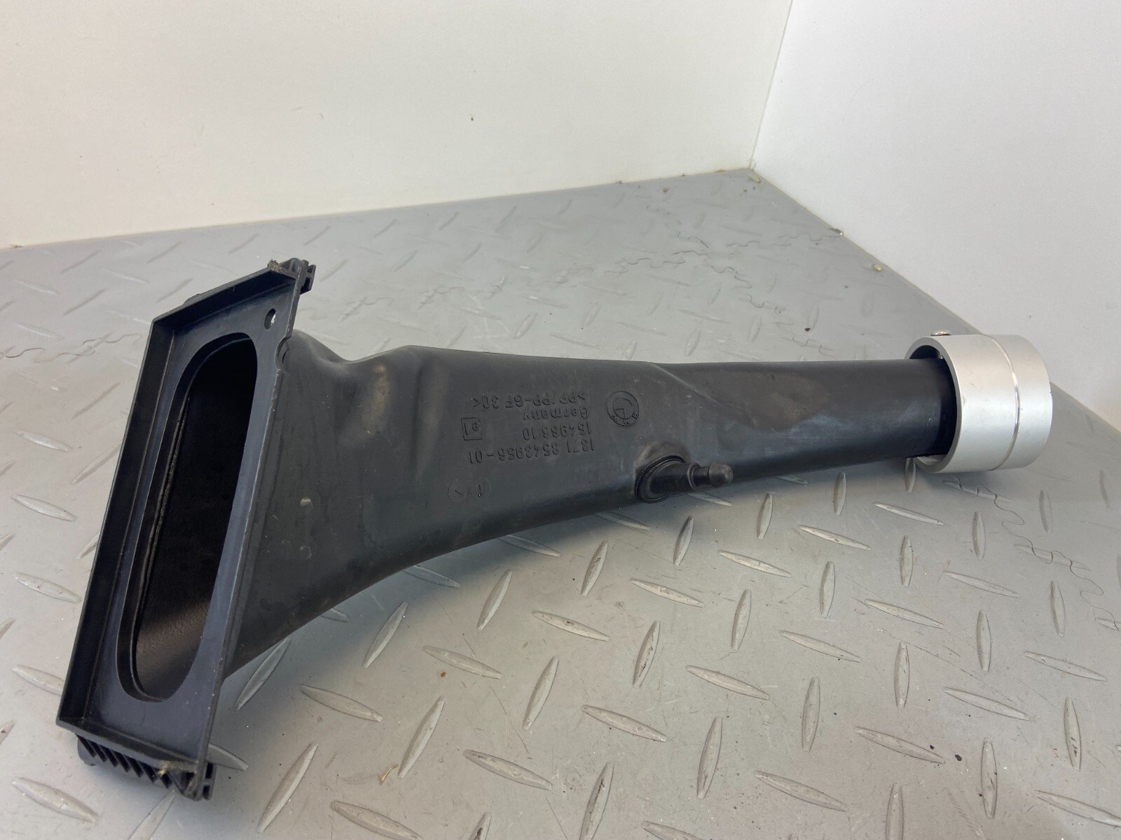 BMW R NINE T R9T SCRAMBLER URBAN PURE AIR INTAKE HOSE PIPE 8543956 - Image 6